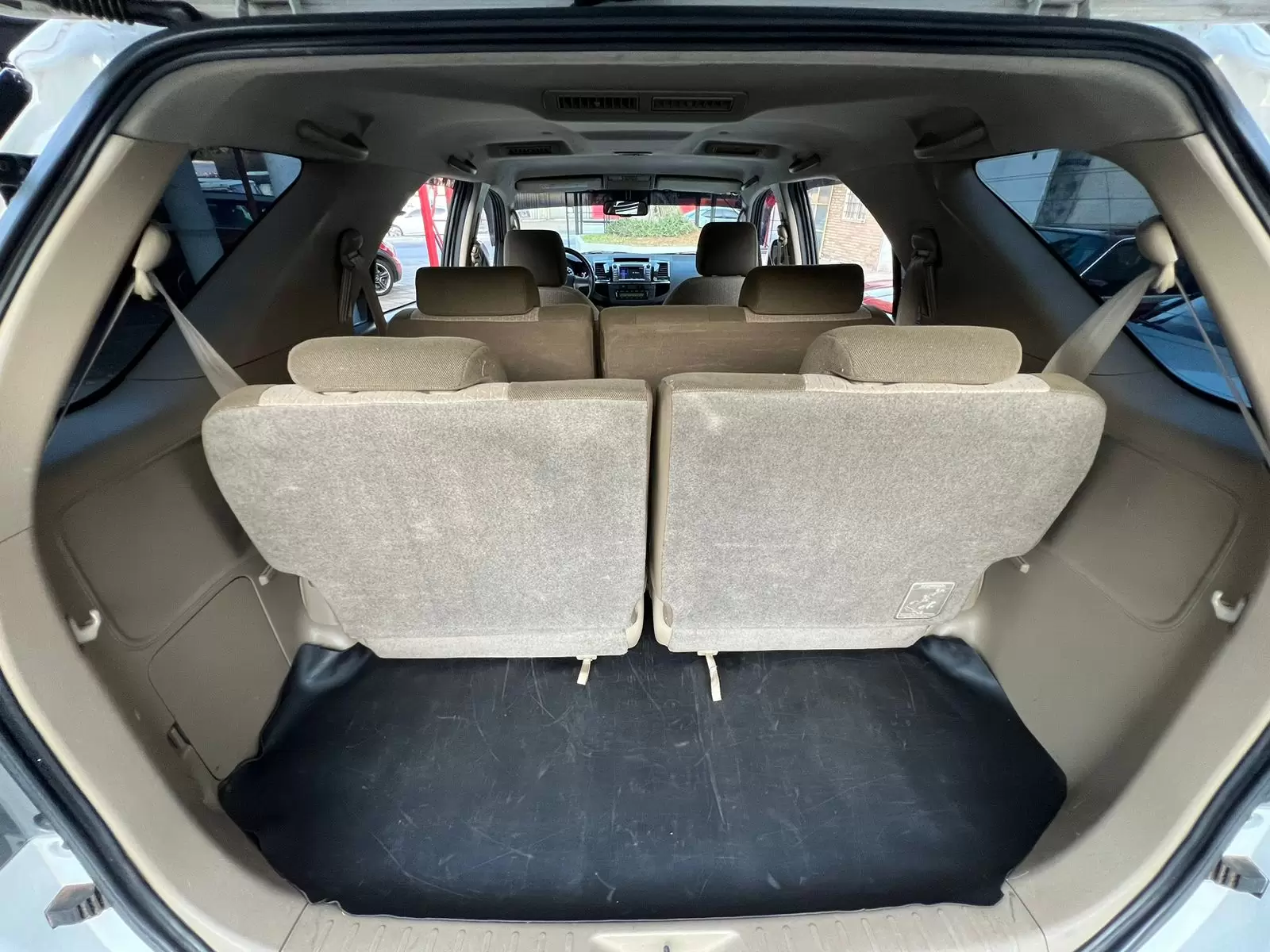 Toyota Fortuner SRV 2015 en Globalmotors: SUV robusto y elegante. - Imagen 16