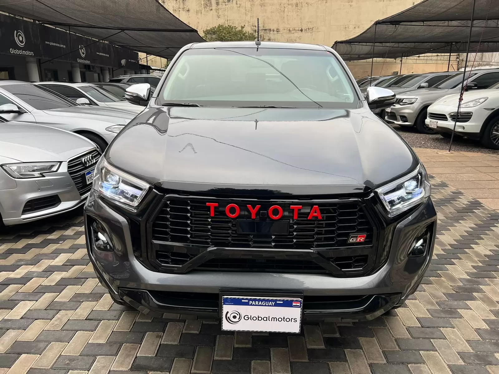 Toyota Hilux Limited 4x4 2019 en Globalmotors: Potencia y versatilidad. - Imagen 2