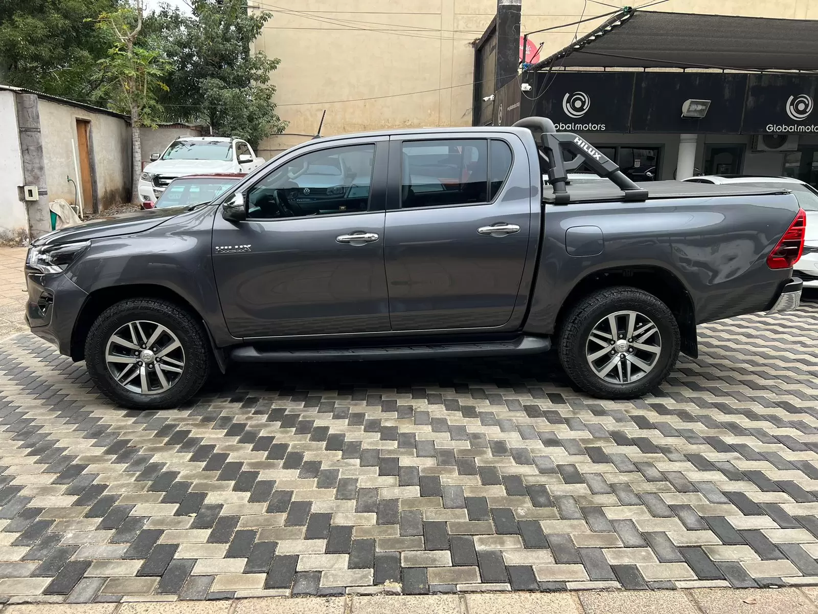 Toyota Hilux Limited 4x4 2019 en Globalmotors: Potencia y versatilidad. - Imagen 4