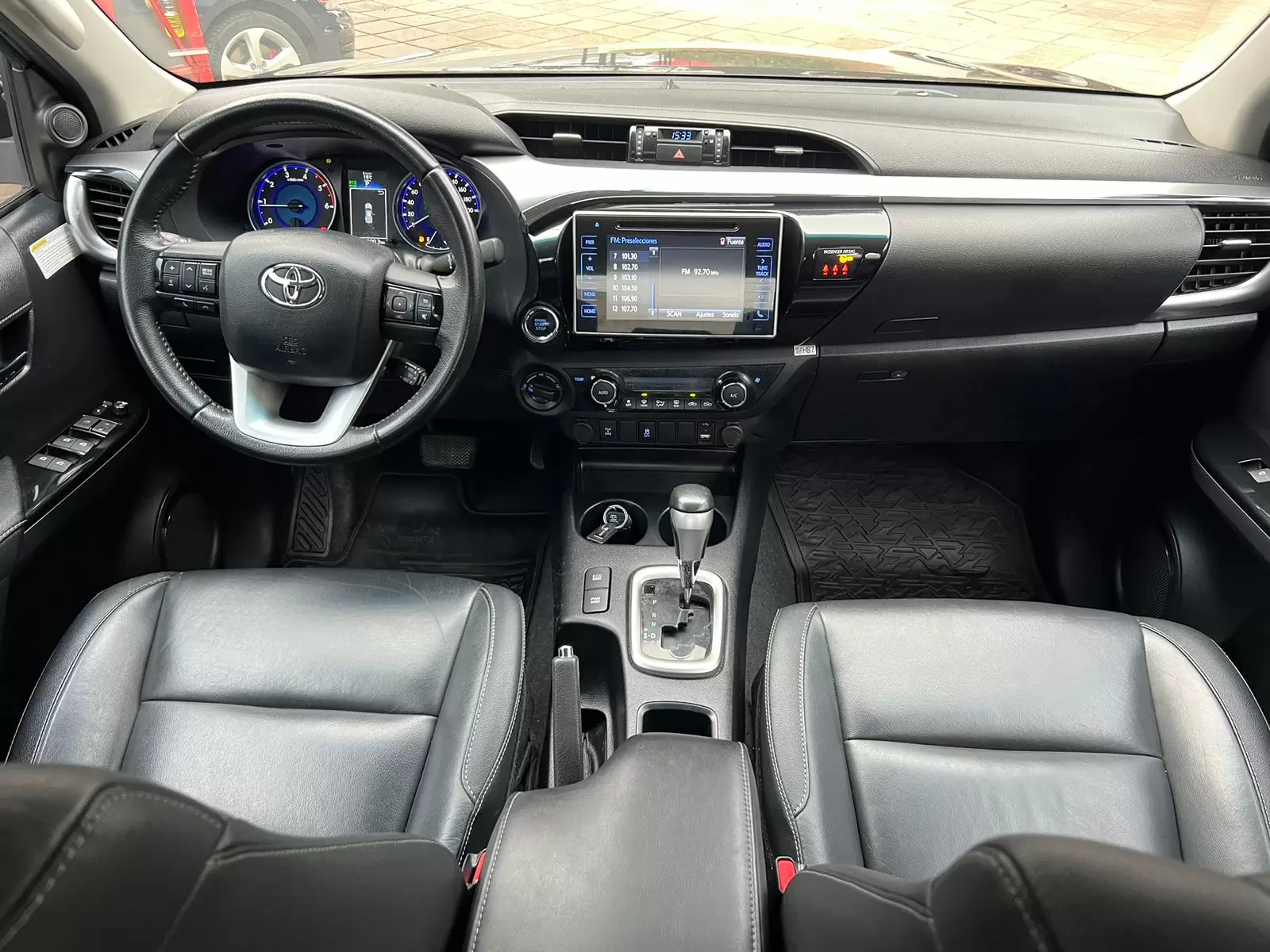 Toyota Hilux Limited 4x4 2019 en Globalmotors: Potencia y versatilidad. - Imagen 12