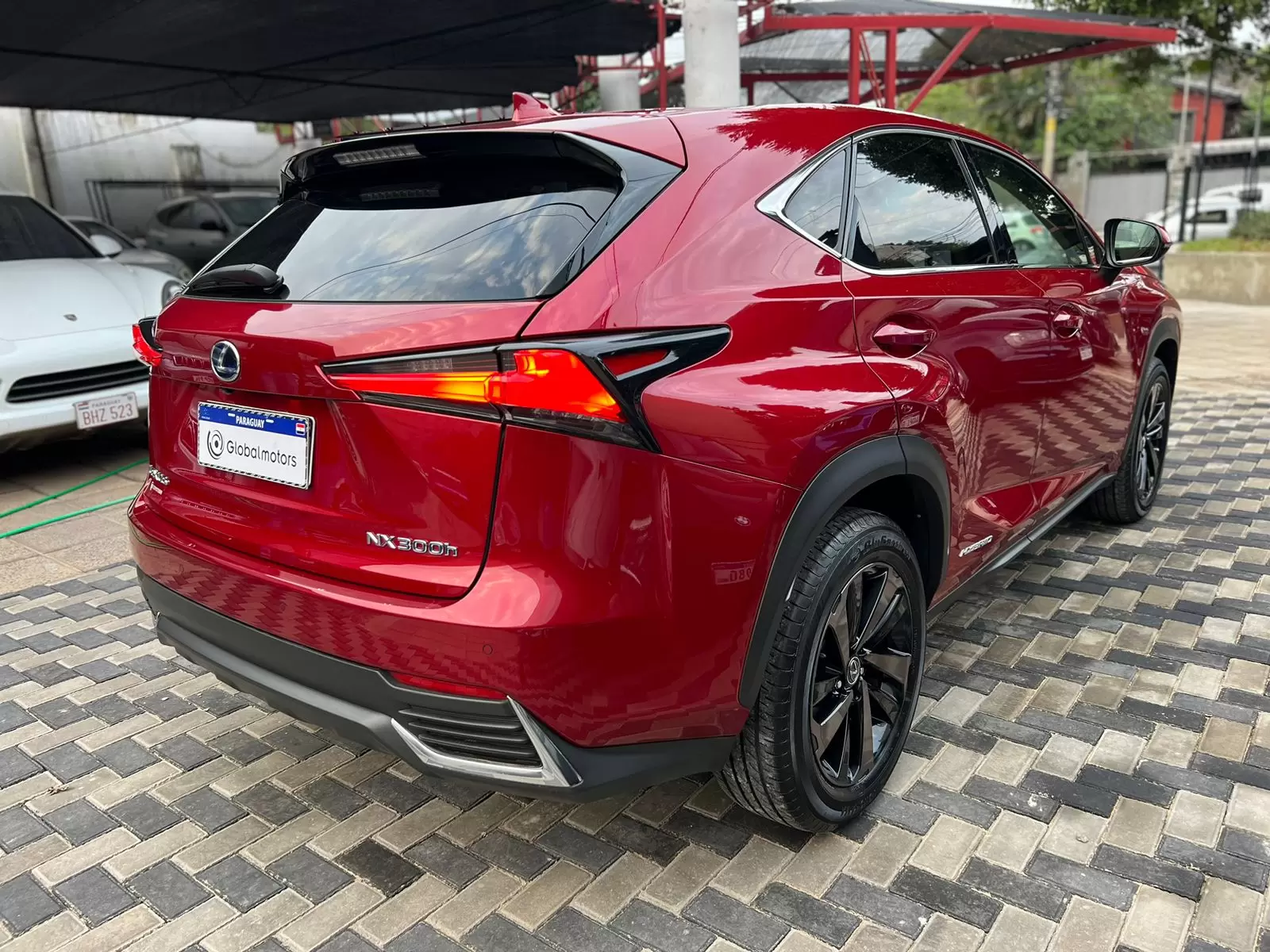 Lexus NX 300h Híbrida 2021 en Globalmotors - SUV de lujo. - Imagen 7