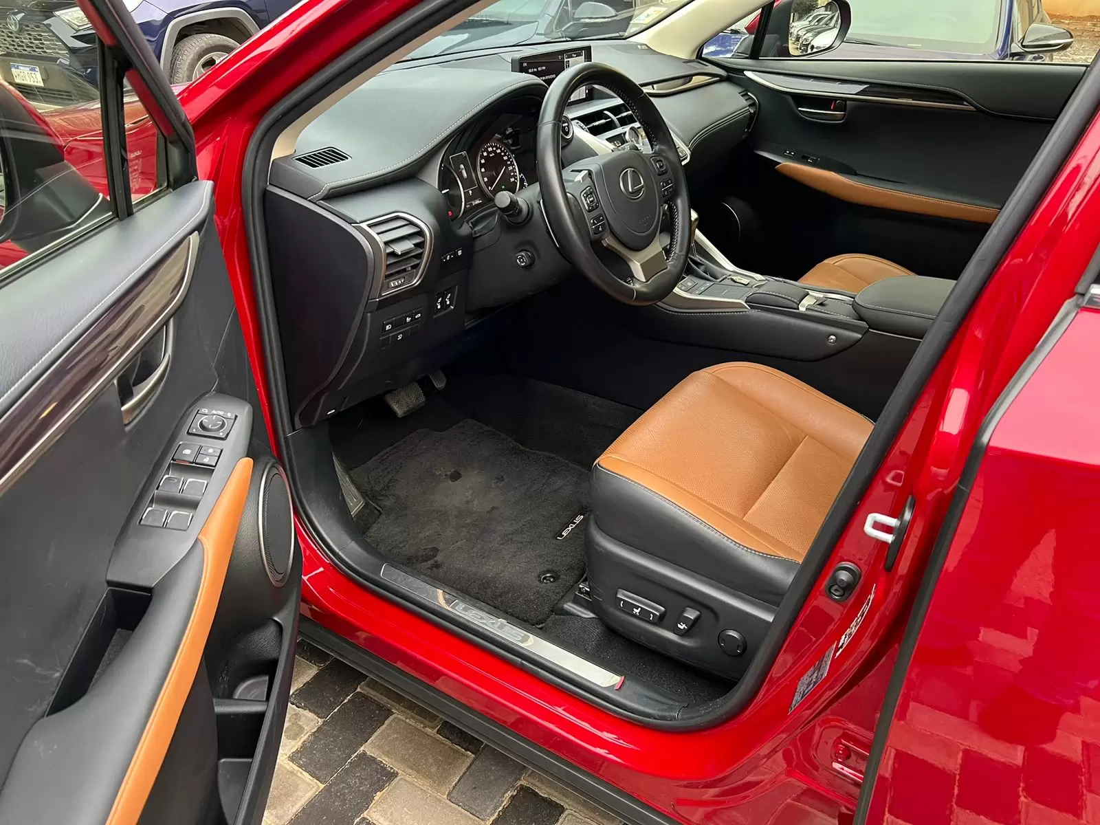 Lexus NX 300h Híbrida 2021 en Globalmotors - SUV de lujo. - Imagen 8