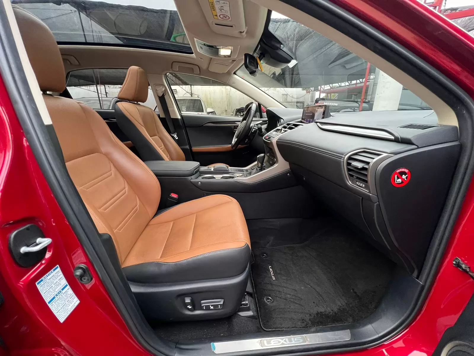 Lexus NX 300h Híbrida 2021 en Globalmotors - SUV de lujo. - Imagen 11