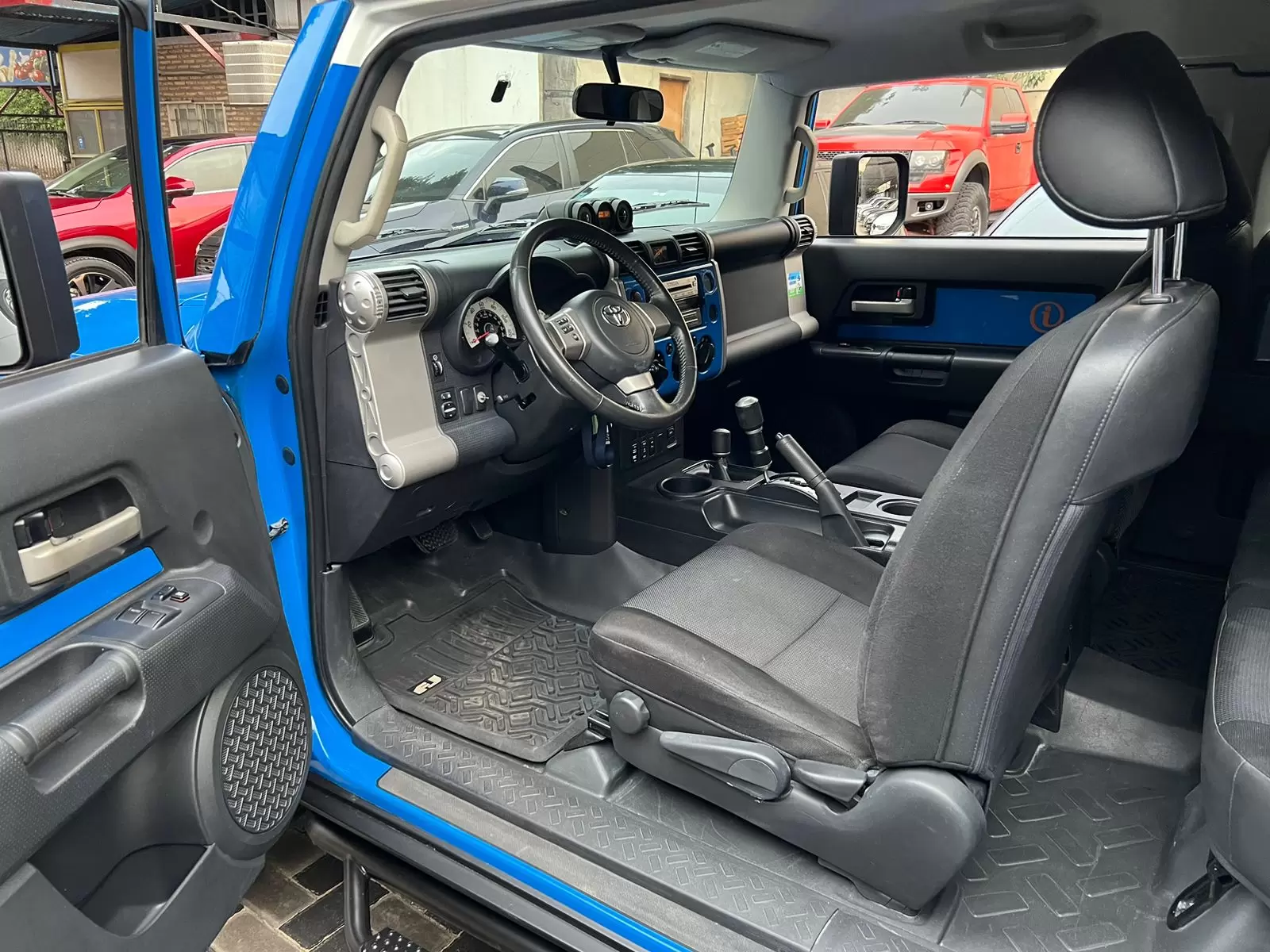 Toyota FJ Cruiser 4×4 2007 en Globalmotors: Potencia todoterreno icónica. - Imagen 8