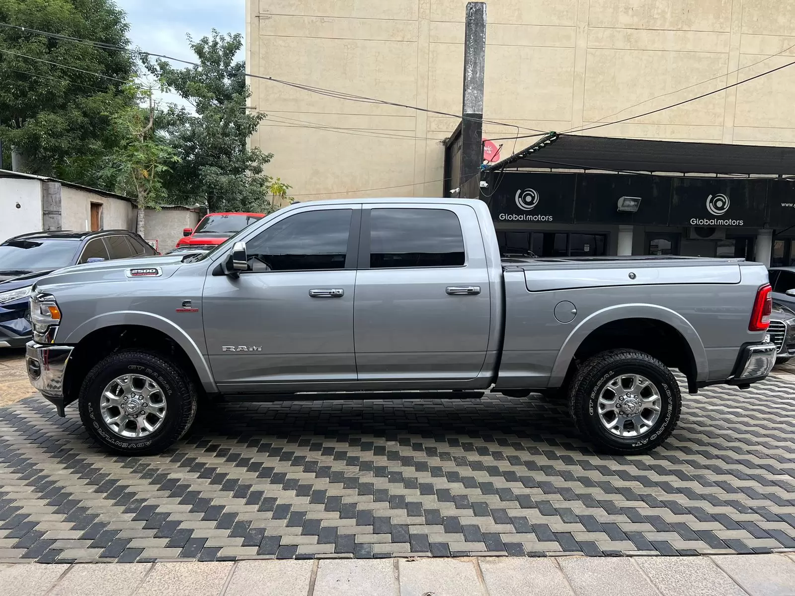 Dodge RAM Laramie 4×4 2022 en Globalmotors: Potencia y lujo - Imagen 4