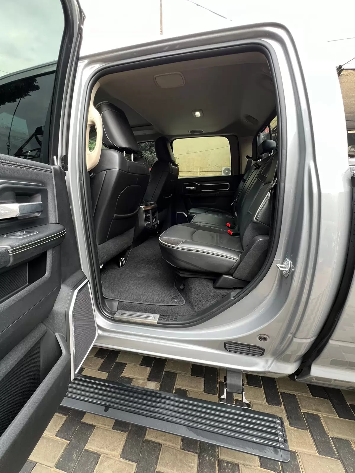 Dodge RAM Laramie 4×4 2022 en Globalmotors: Potencia y lujo - Imagen 12