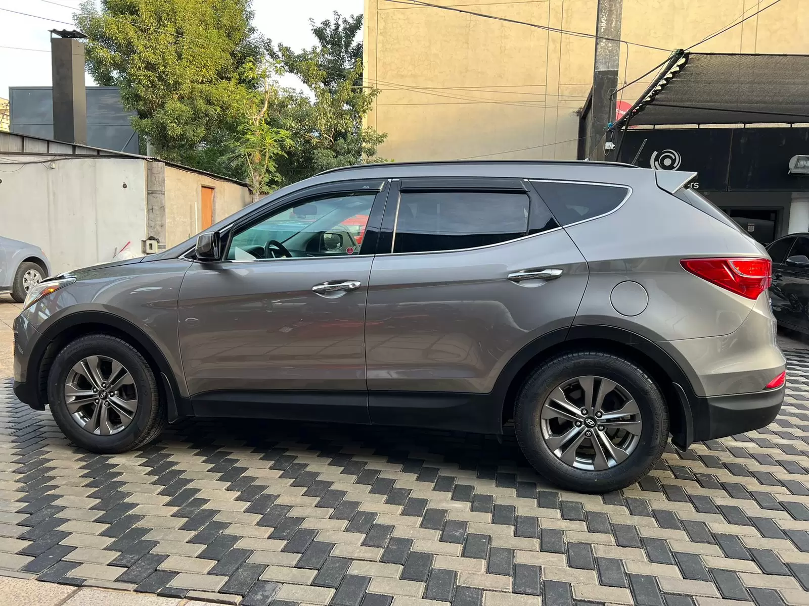 Hyundai Santa Fe Sport 4×4 2014 en Globalmotors: SUV versátil y confiable. - Imagen 4