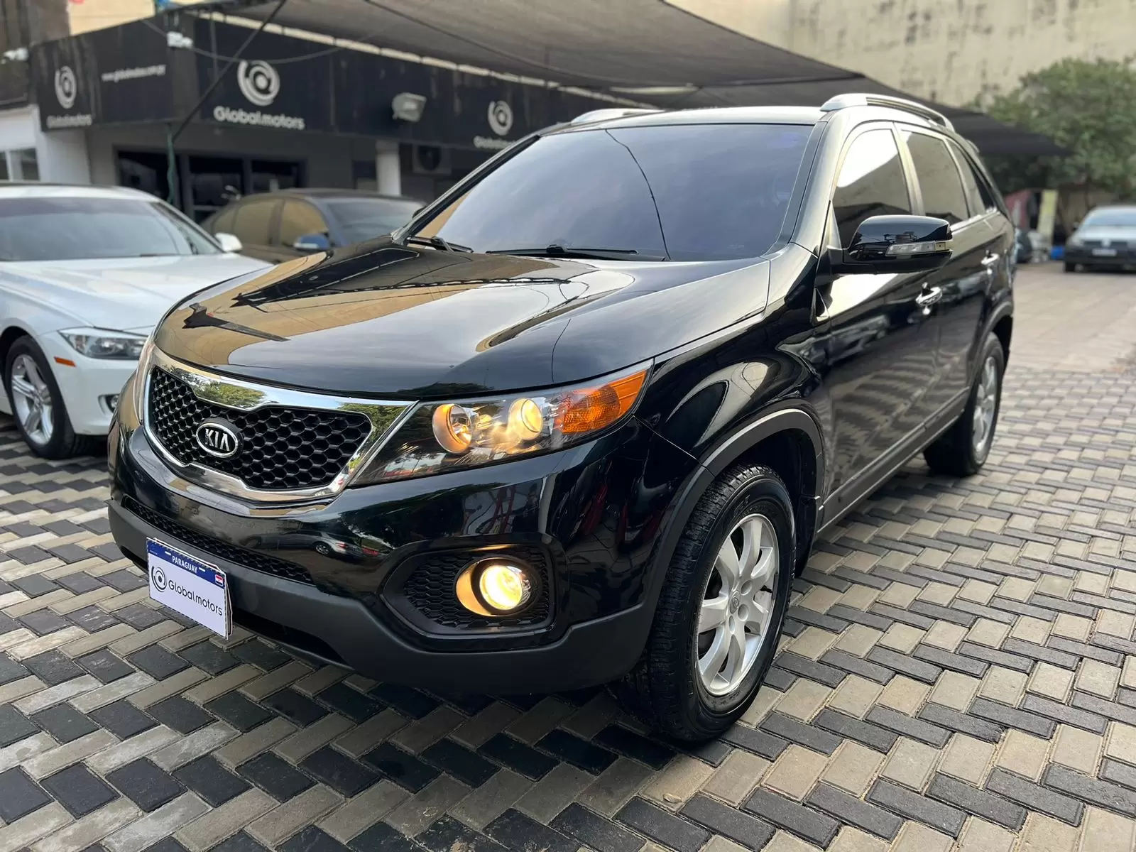 Kia Sorento 4×2 2011 en Globalmotors: SUV elegante y versátil.