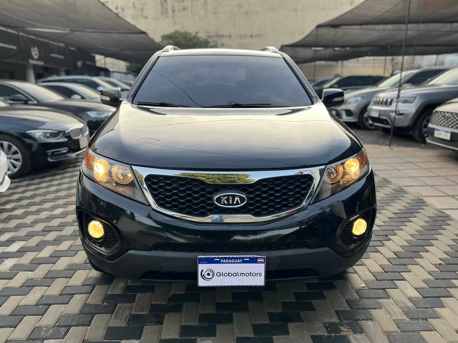 Kia Sorento 4×2 2011 en Globalmotors: SUV elegante y versátil. - Imagen 2