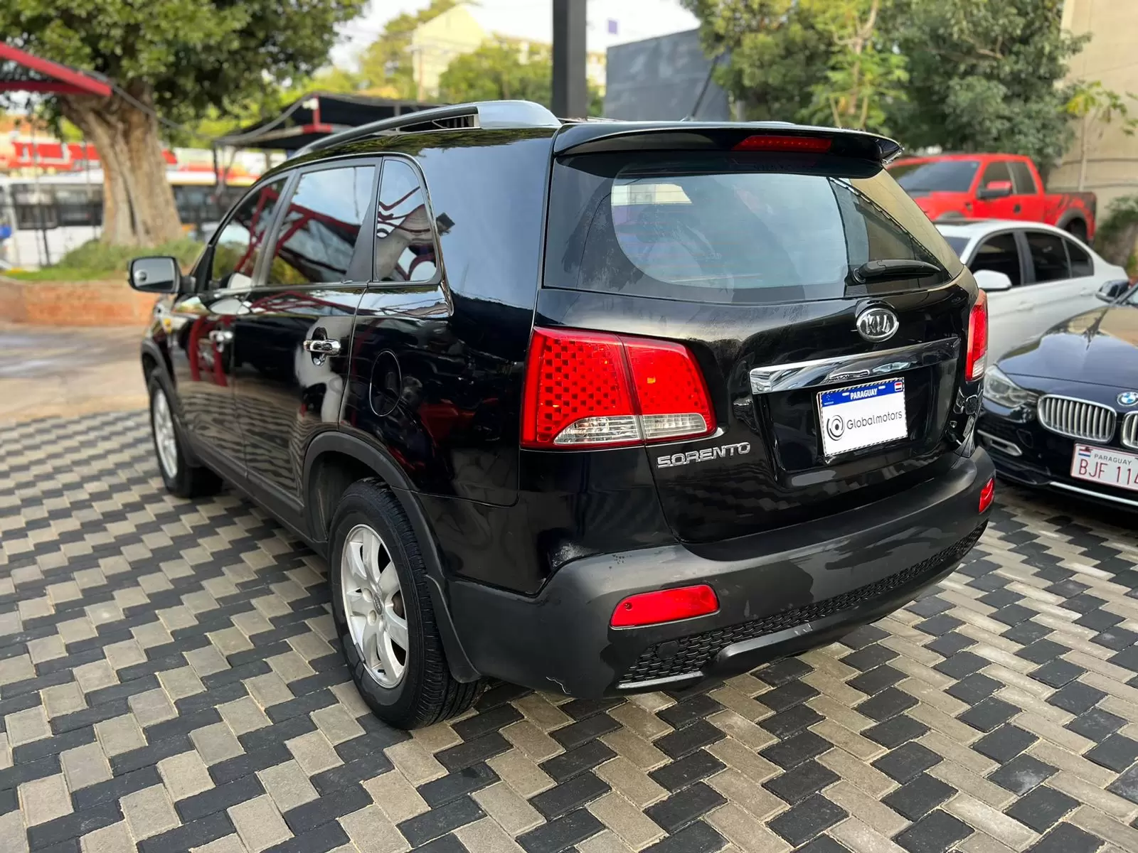 Kia Sorento 4×2 2011 en Globalmotors: SUV elegante y versátil. - Imagen 5