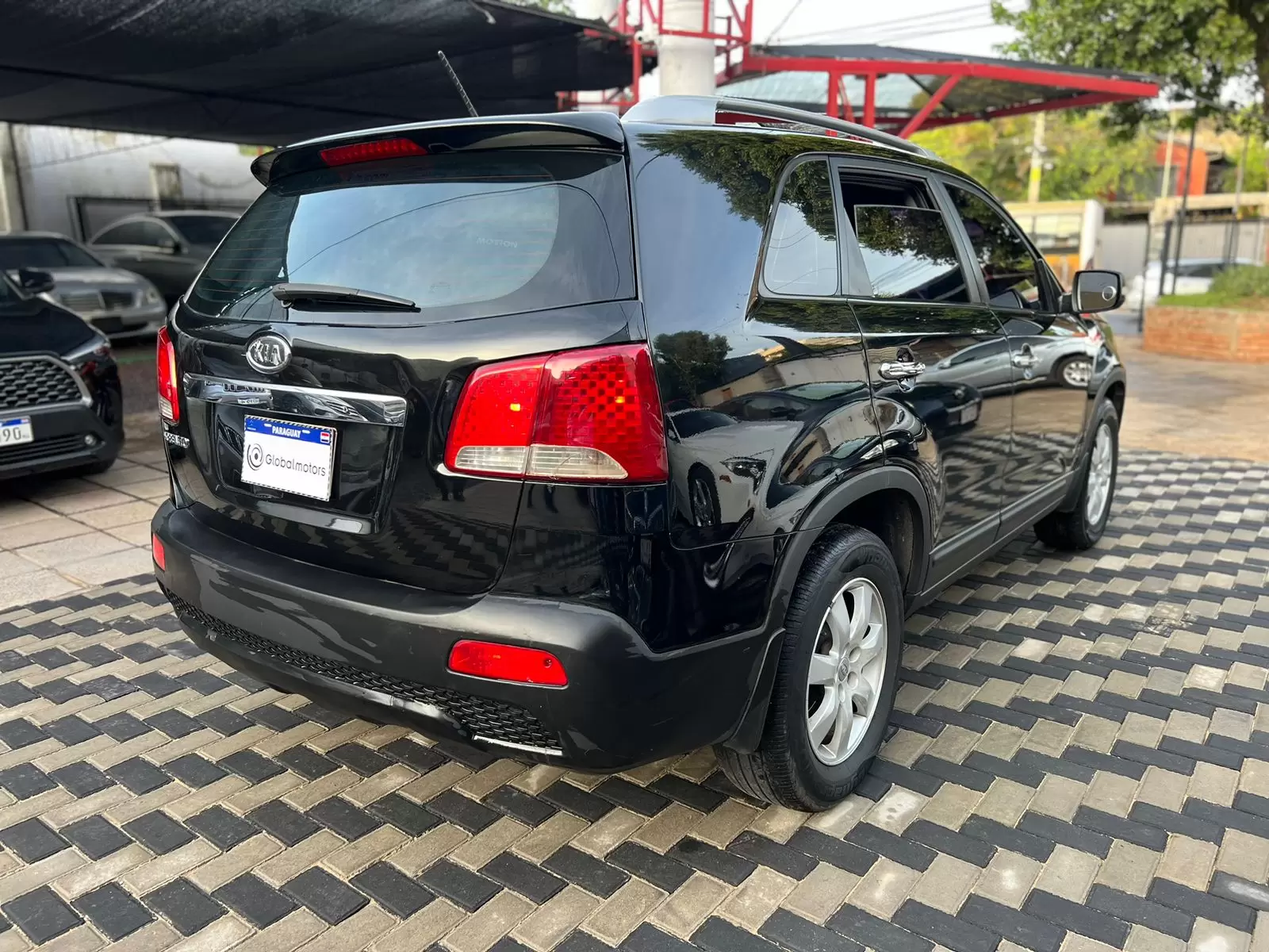 Kia Sorento 4×2 2011 en Globalmotors: SUV elegante y versátil. - Imagen 7