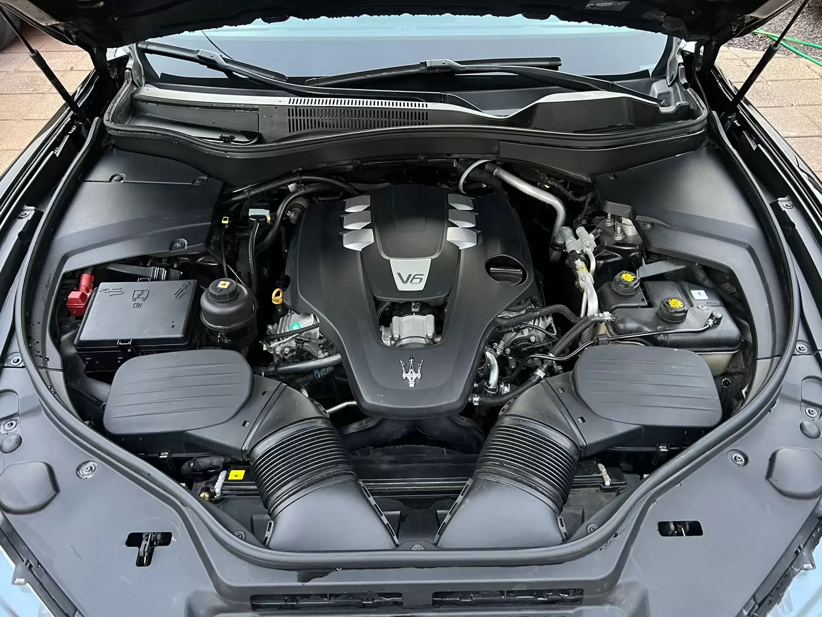 Maserati Levante Full 2017 - SUV de lujo y potencia. - Imagen 17