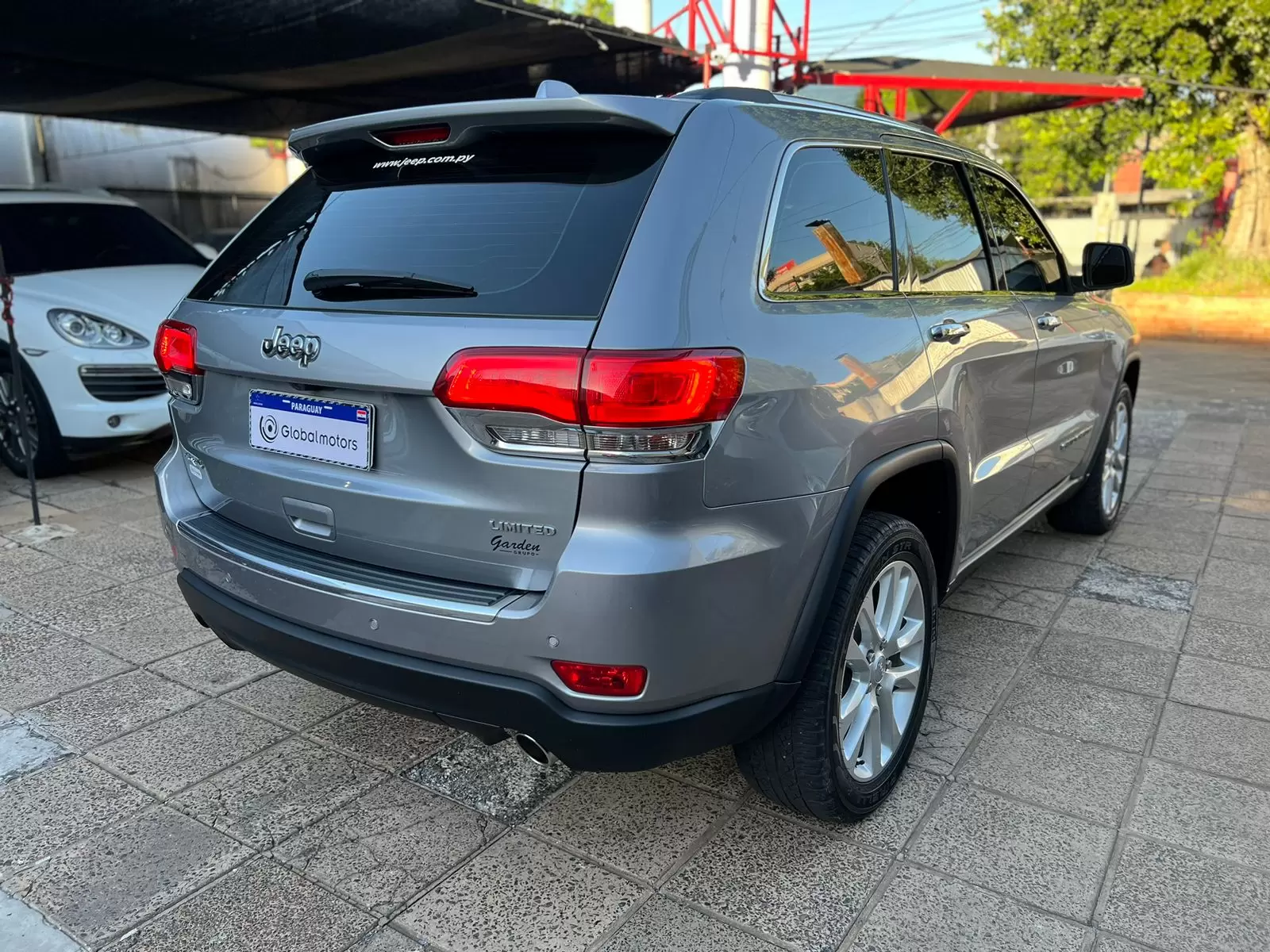 Jeep Grand Cherokee Limited 2017 - Elegancia y rendimiento impresionante - Imagen 7