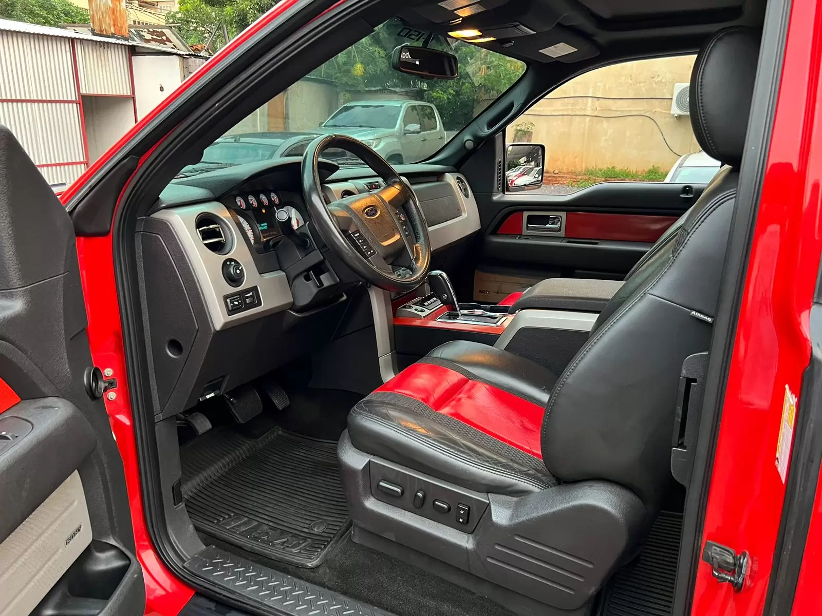 Ford Raptor F150 4×4 2010 en Globalmotors: Potencia todoterreno impecable. - Imagen 8