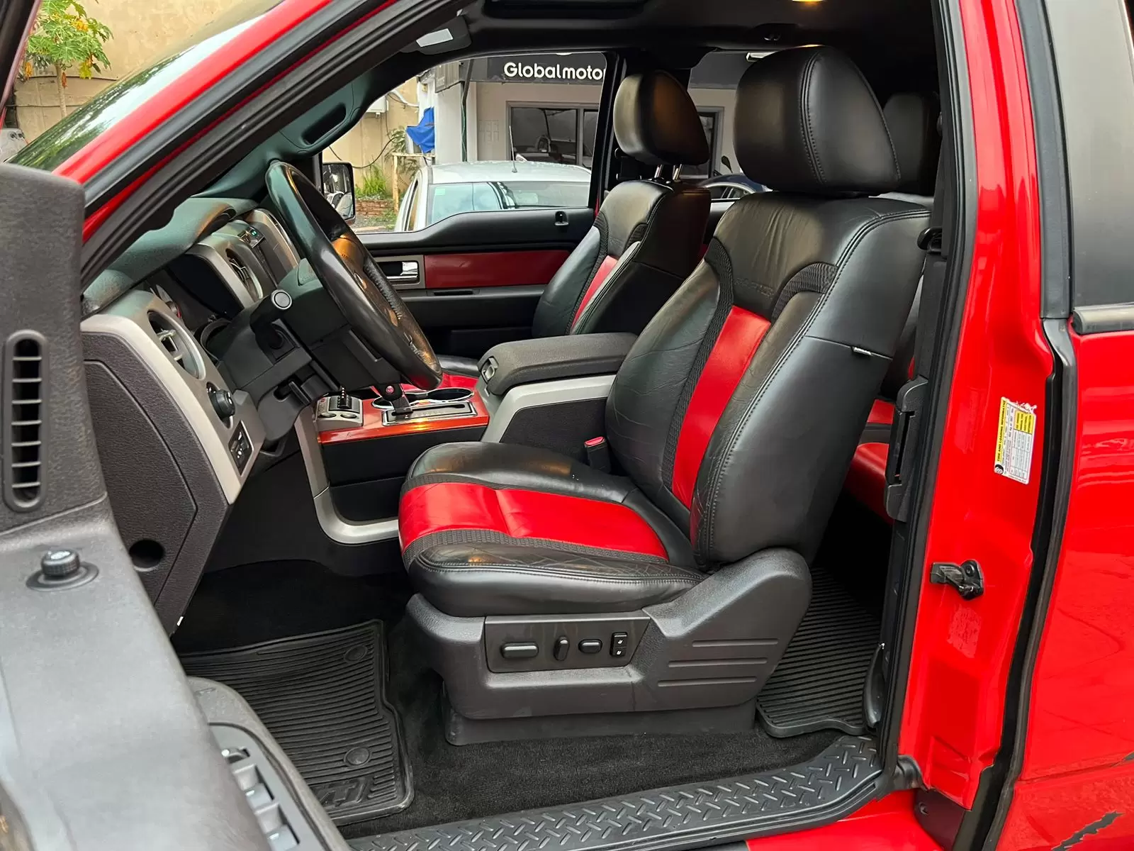 Ford Raptor F150 4×4 2010 en Globalmotors: Potencia todoterreno impecable. - Imagen 9