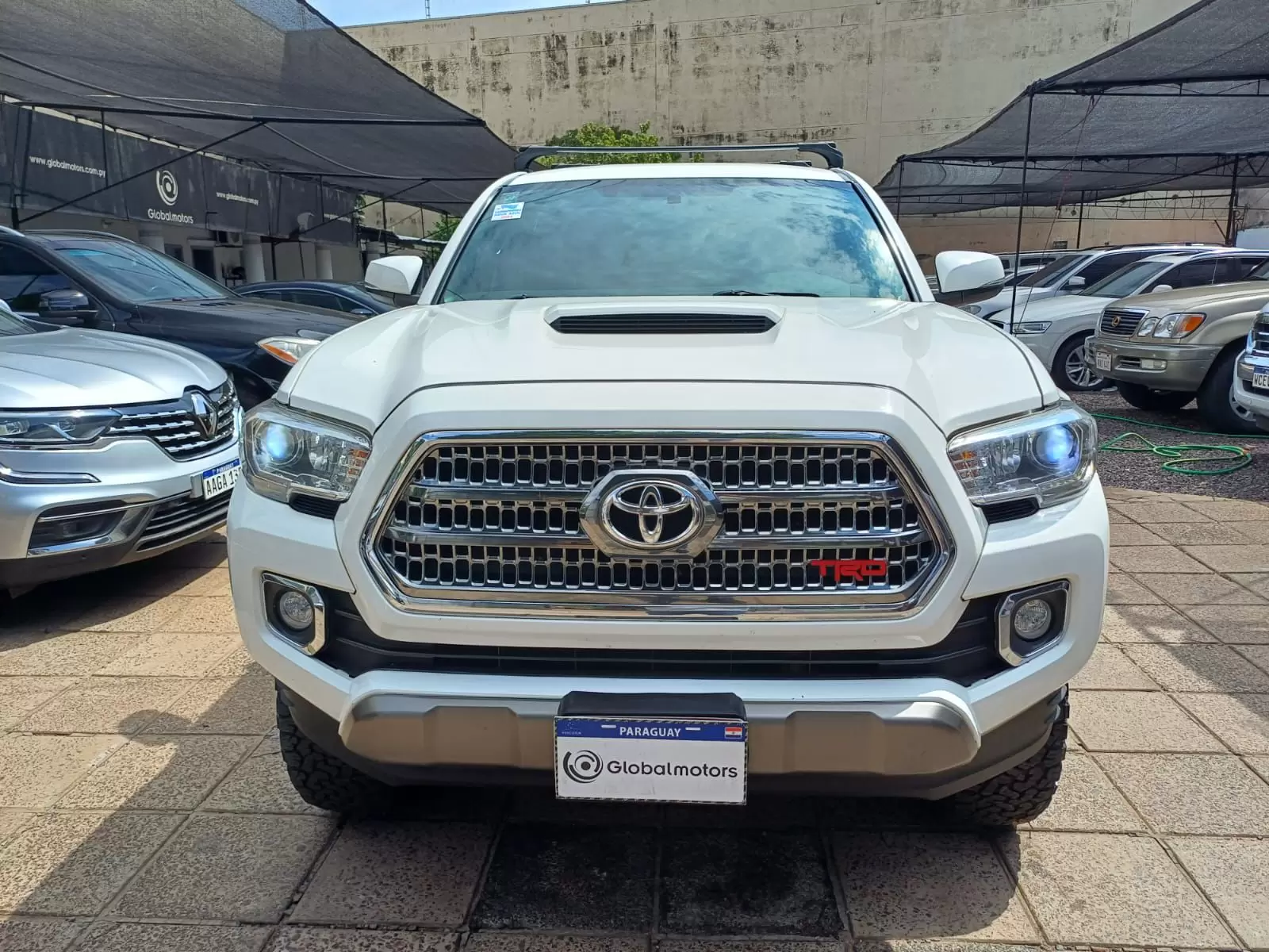 Toyota Tacoma TRD Sport 4×4 2017 en Globalmotors: ¡Robusta y versátil! - Imagen 2