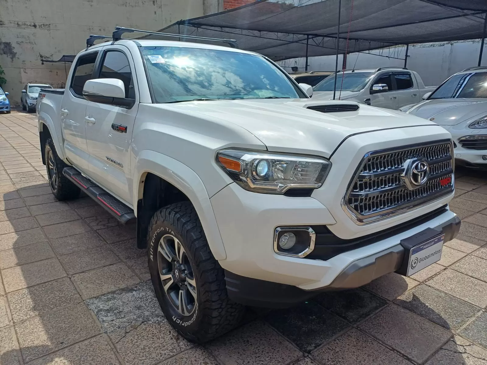 Toyota Tacoma TRD Sport 4×4 2017 en Globalmotors: ¡Robusta y versátil! - Imagen 3