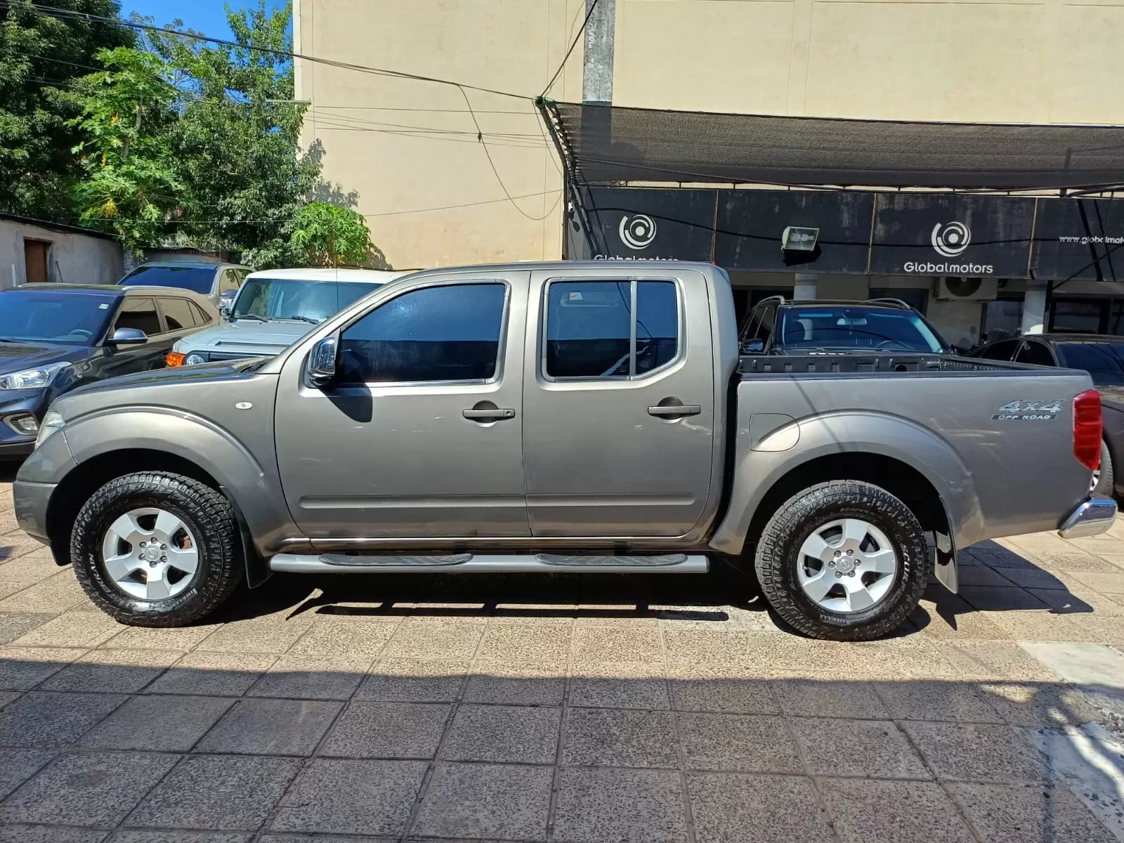 Nissan Navara LE 4×4 Full 2013 en Globalmotors, Asunción, Paraguay - Imagen 4