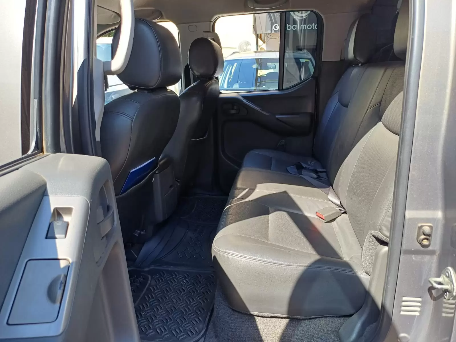 Nissan Navara LE 4×4 Full 2013 en Globalmotors, Asunción, Paraguay - Imagen 11