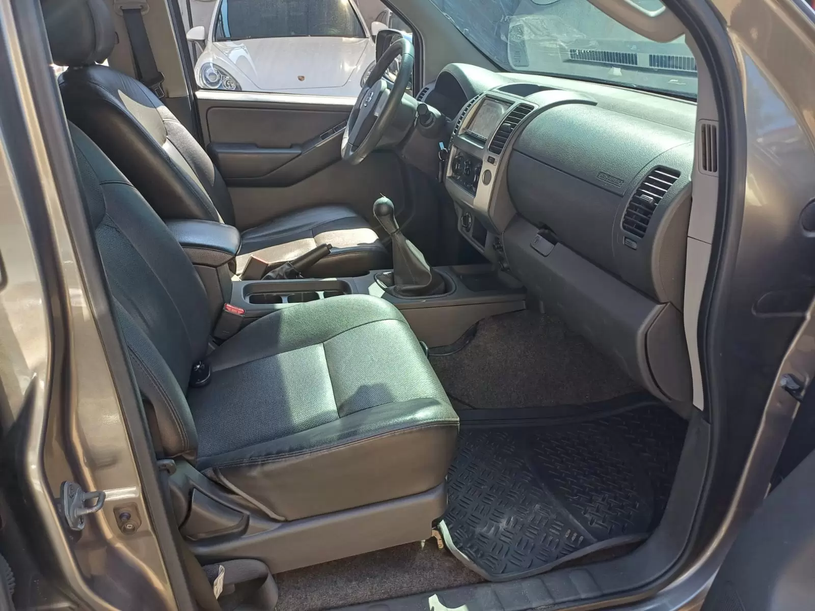 Nissan Navara LE 4×4 Full 2013 en Globalmotors, Asunción, Paraguay - Imagen 17