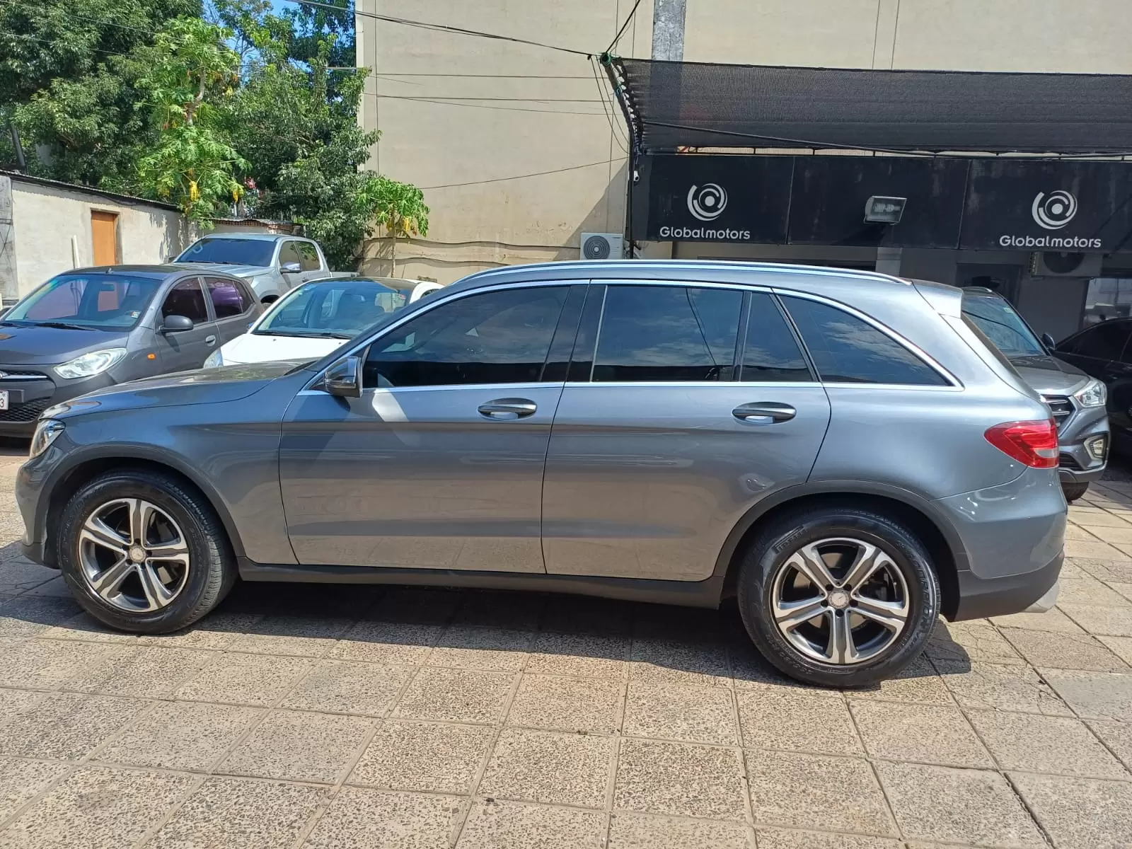 Mercedes Benz GLC 250 4Matic 2016 en Globalmotors, Asunción, Paraguay. - Imagen 4