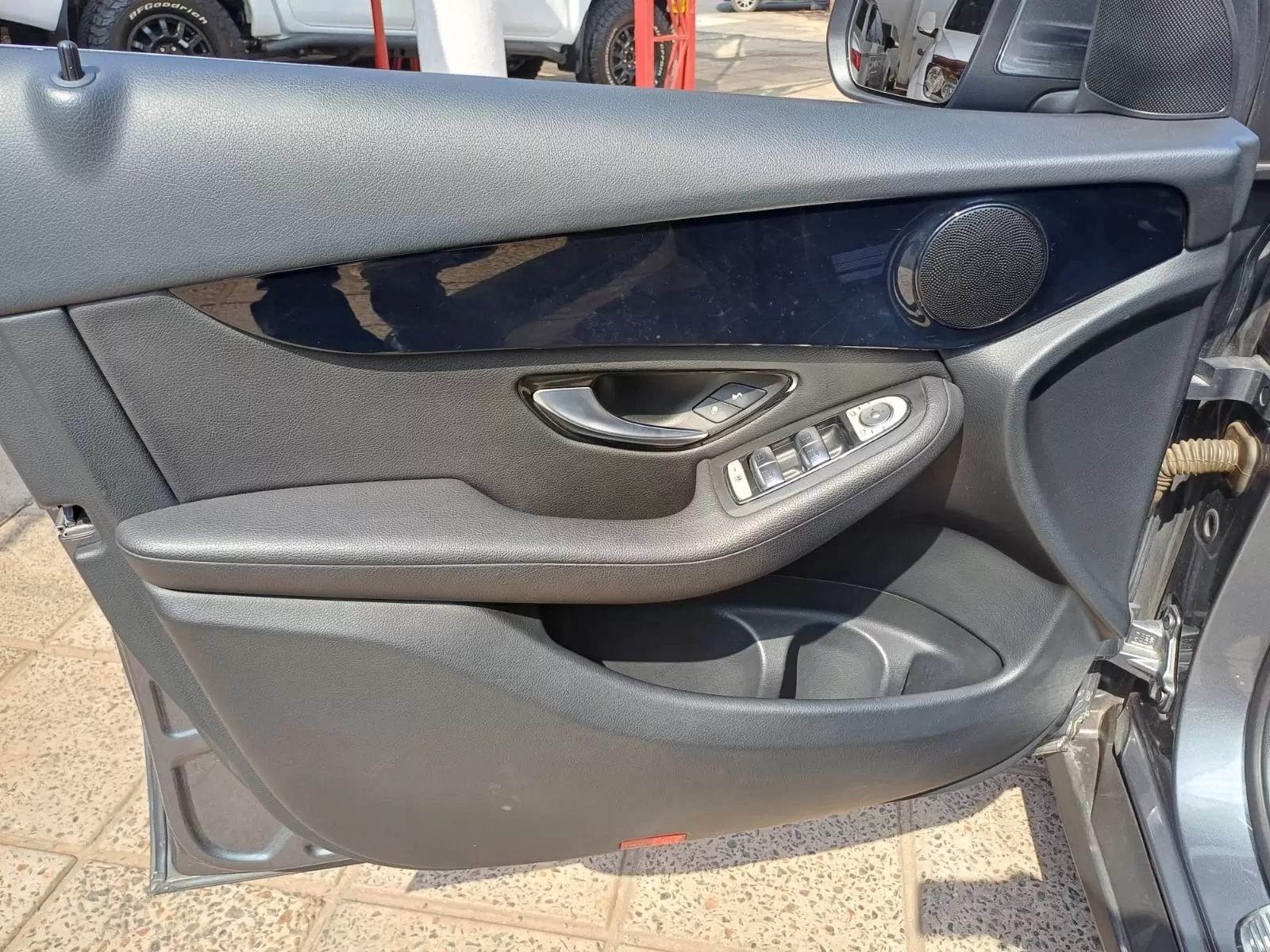 Mercedes Benz GLC 250 4Matic 2016 en Globalmotors, Asunción, Paraguay. - Imagen 10