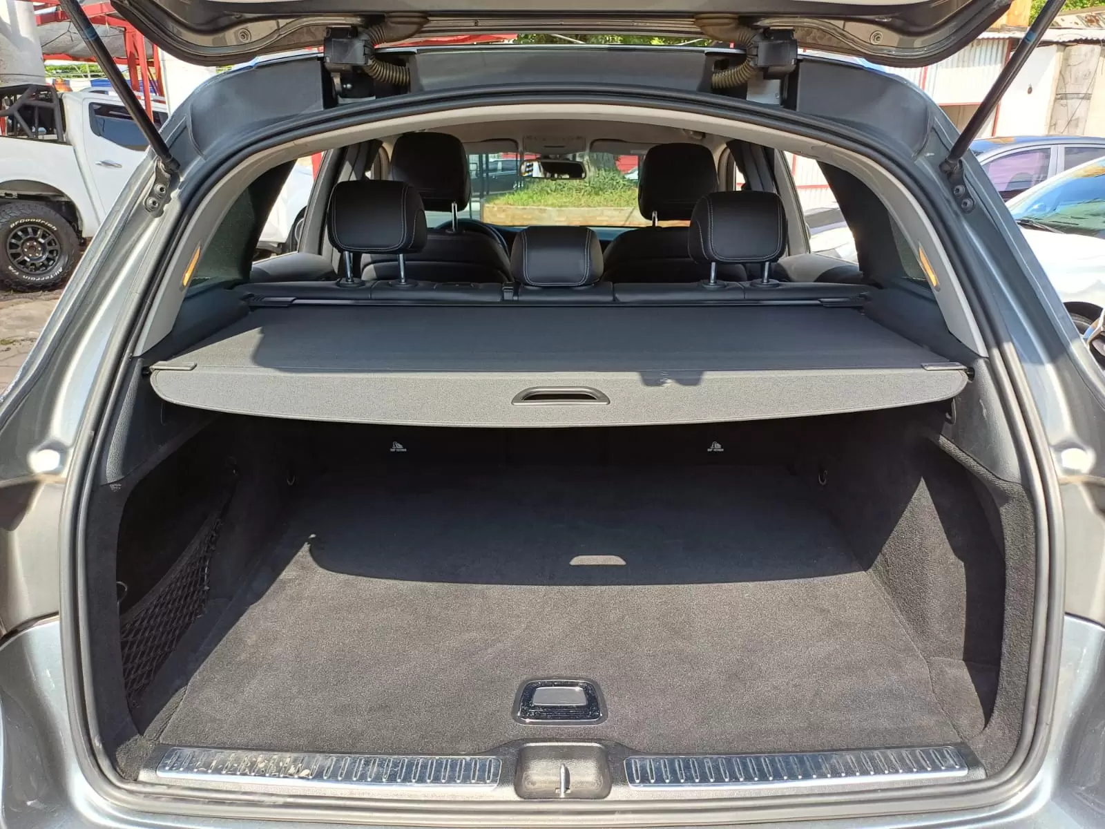 Mercedes Benz GLC 250 4Matic 2016 en Globalmotors, Asunción, Paraguay. - Imagen 17