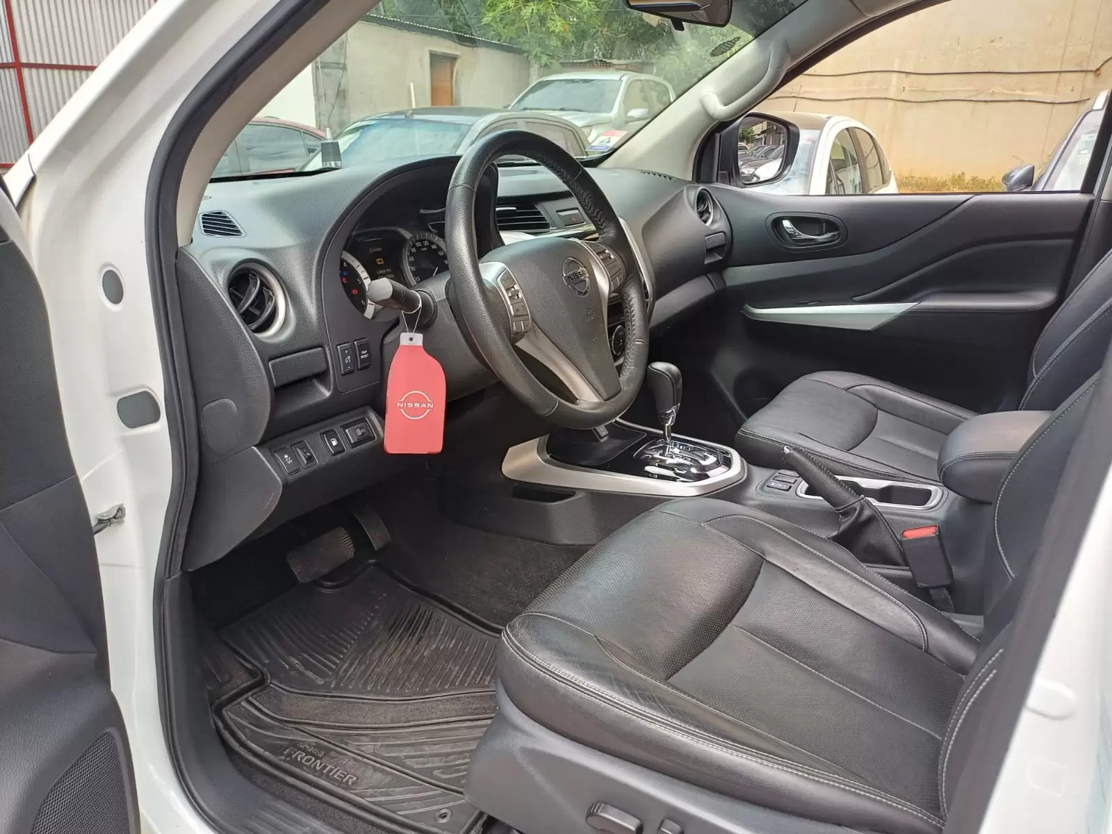 Nissan Frontier LE 4×4 NP300 2020 en Globalmotors, Asunción, Paraguay - Imagen 9