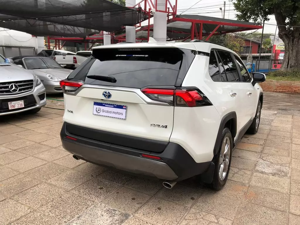 Toyota Rav4 Hibrida 2022 en Globalmotors: Potencia, eficiencia y tecnología avanzada. - Imagen 7