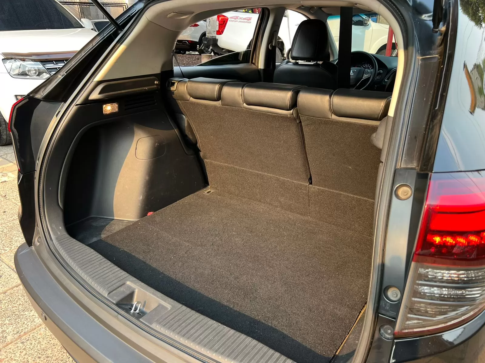 Honda HRV EXL Full 2020 en Globalmotors: SUV compacto de lujo. - Imagen 14