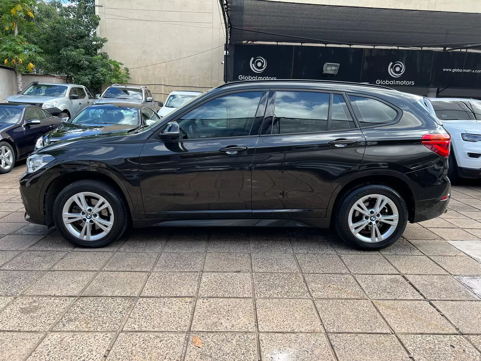 BMW X1 sDrive 18d 2019 en Globalmotors: Elegancia, potencia y versatilidad. - Imagen 4