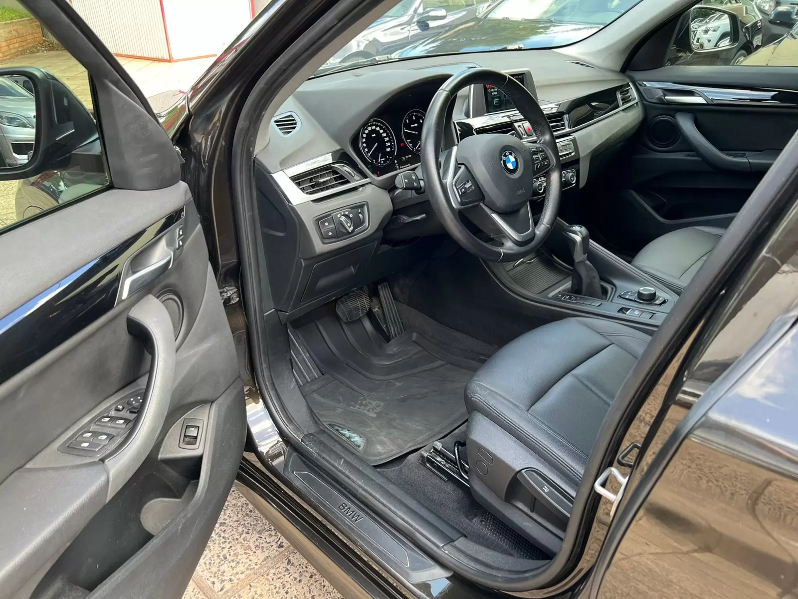BMW X1 sDrive 18d 2019 en Globalmotors: Elegancia, potencia y versatilidad. - Imagen 8