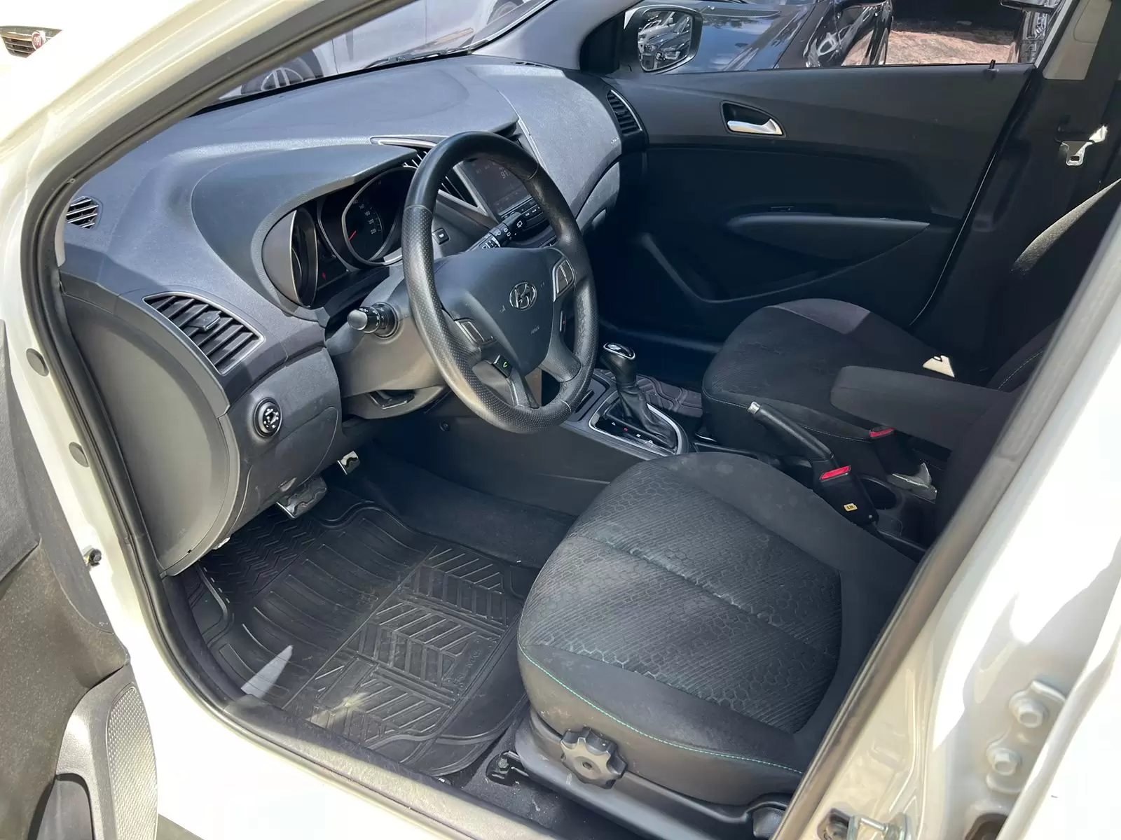 Hyundai HB20x 2019 en Globalmotors: Compacto, versátil y moderno. - Imagen 8