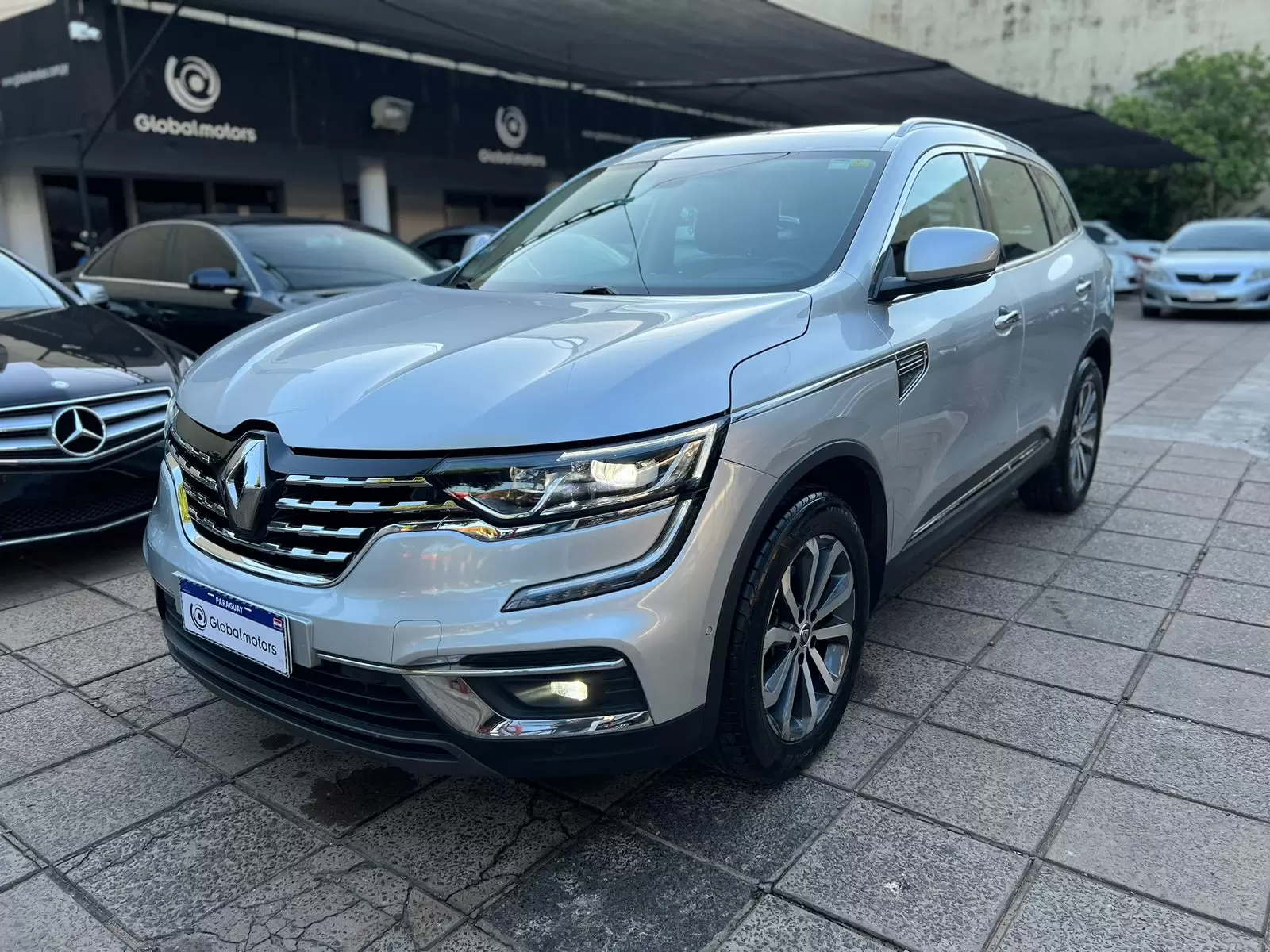 Renault Koleos 2021 en Globalmotors: SUV de lujo imponente y sofisticado.