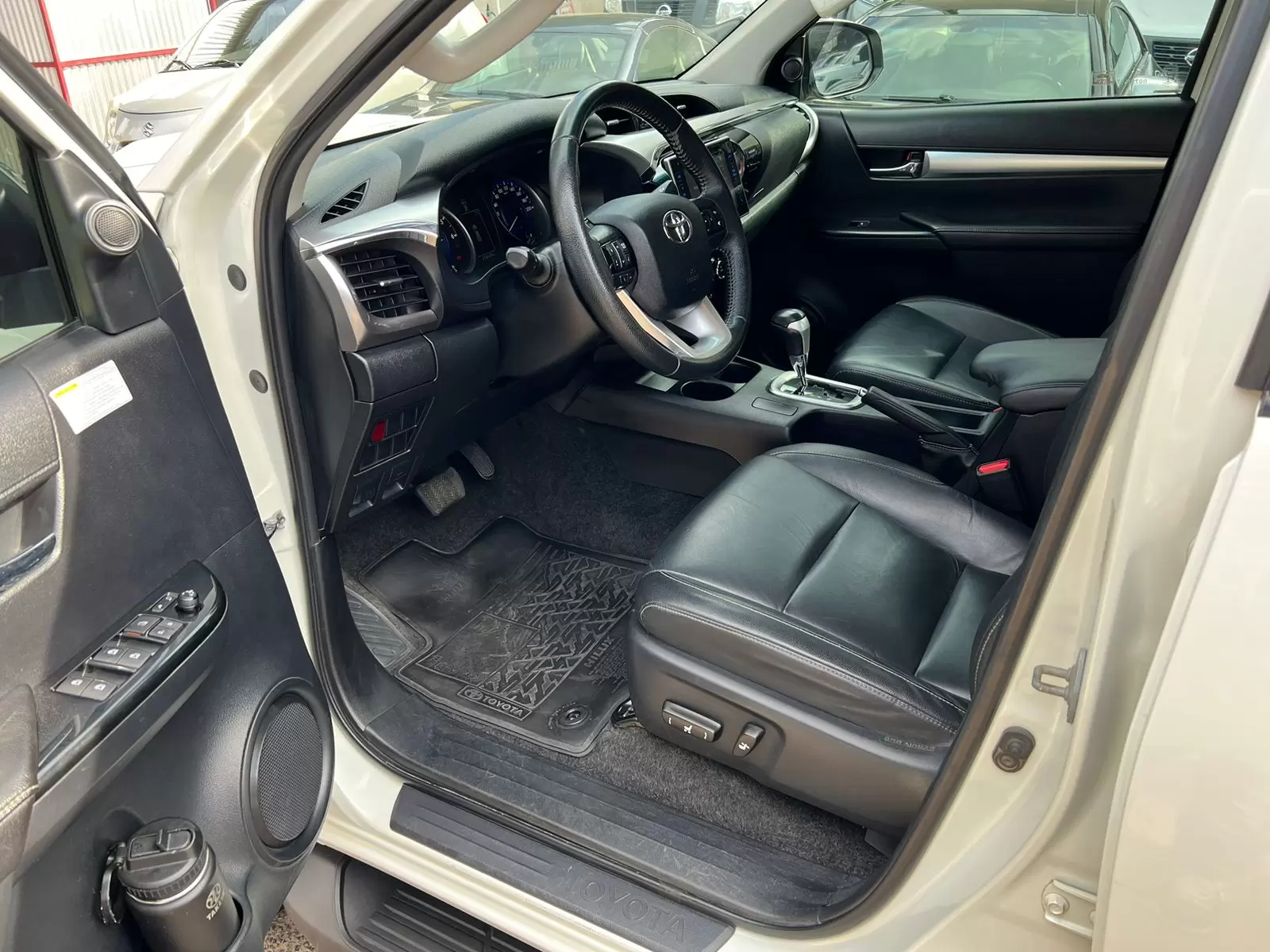 Toyota Hilux 4×4 Limited 2017 en Globalmotors: Potencia y elegancia. - Imagen 8