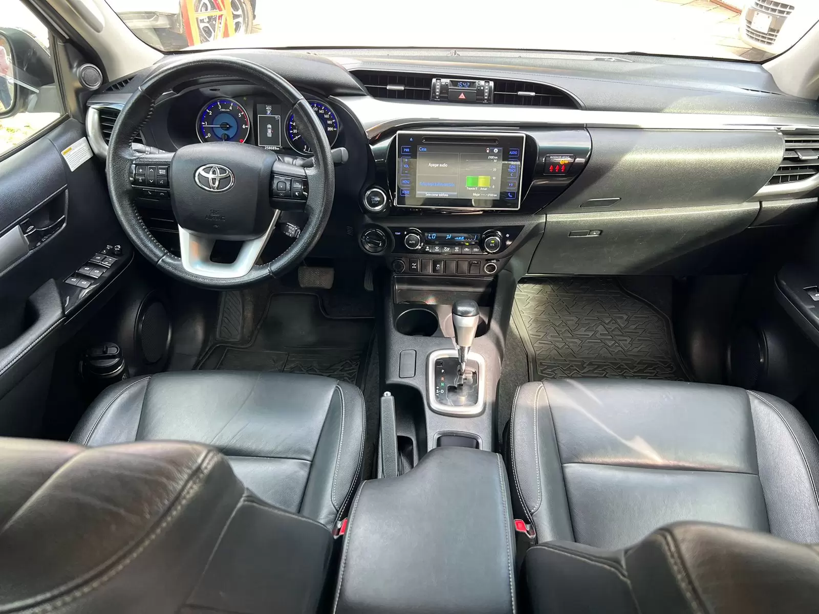 Toyota Hilux 4×4 Limited 2017 en Globalmotors: Potencia y elegancia. - Imagen 11