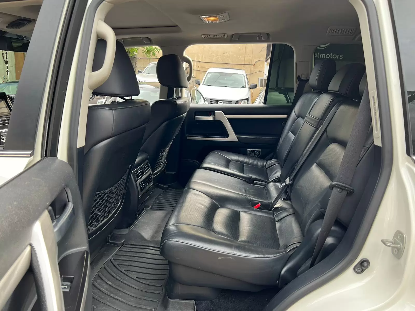 Toyota Land Cruiser VX 2016 - SUV de lujo y potencia. - Imagen 11