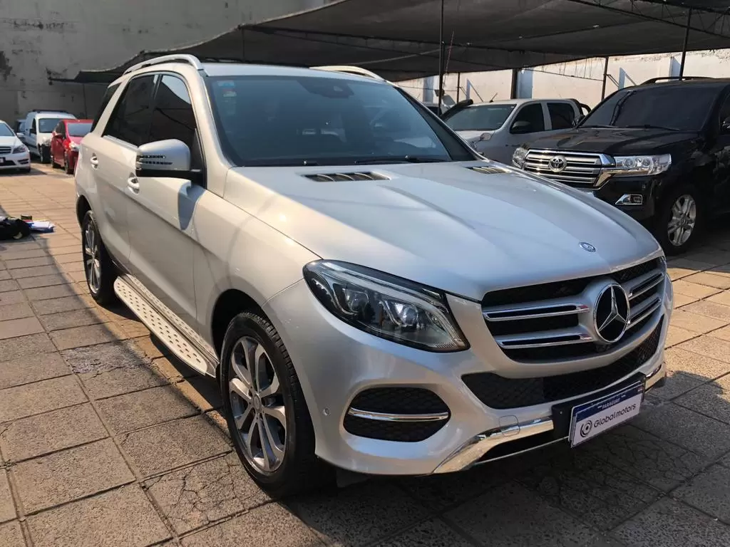 Mercedes Benz GLE 250D 2017 en Globalmotors: Elegancia y rendimiento excepcional. - Imagen 3