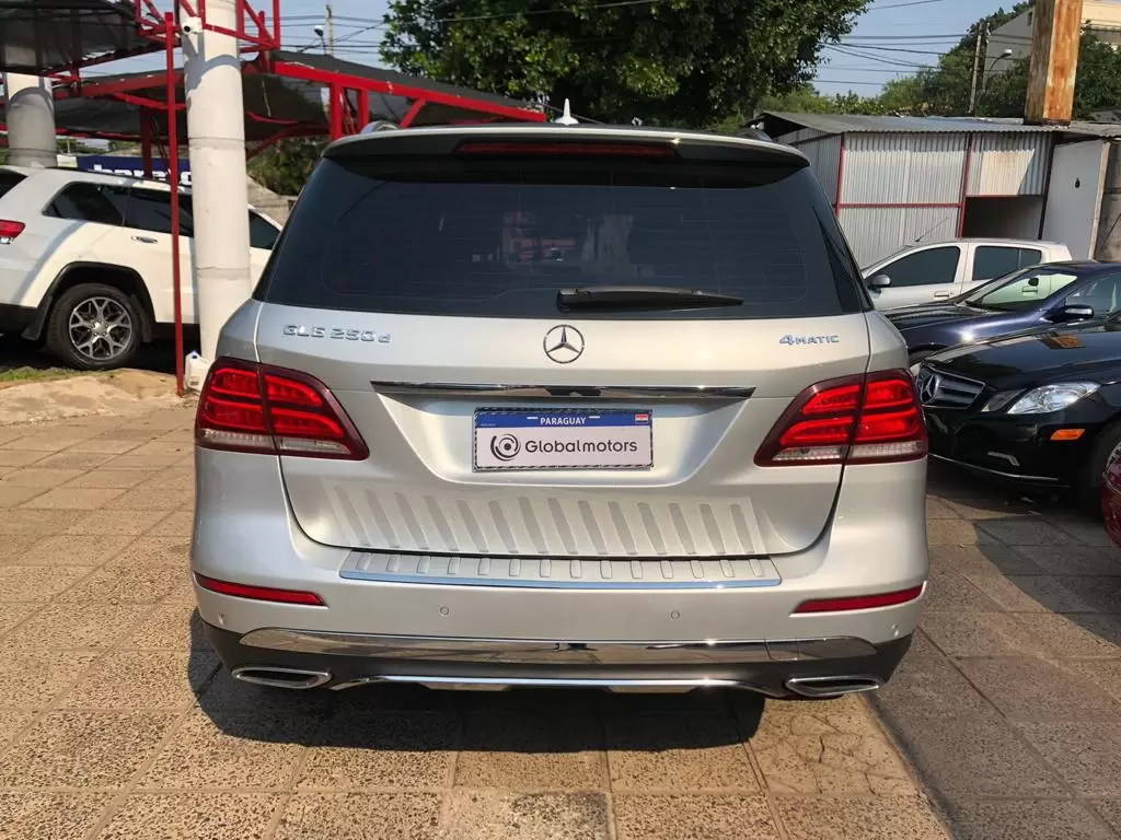 Mercedes Benz GLE 250D 2017 en Globalmotors: Elegancia y rendimiento excepcional. - Imagen 6