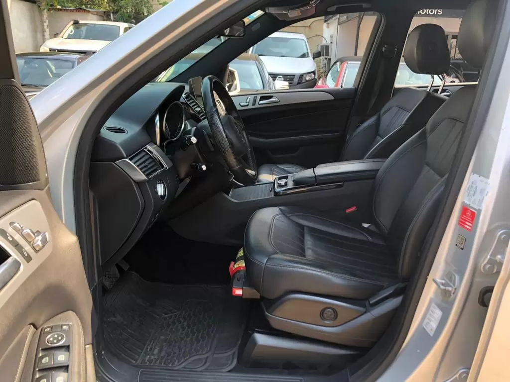 Mercedes Benz GLE 250D 2017 en Globalmotors: Elegancia y rendimiento excepcional. - Imagen 8