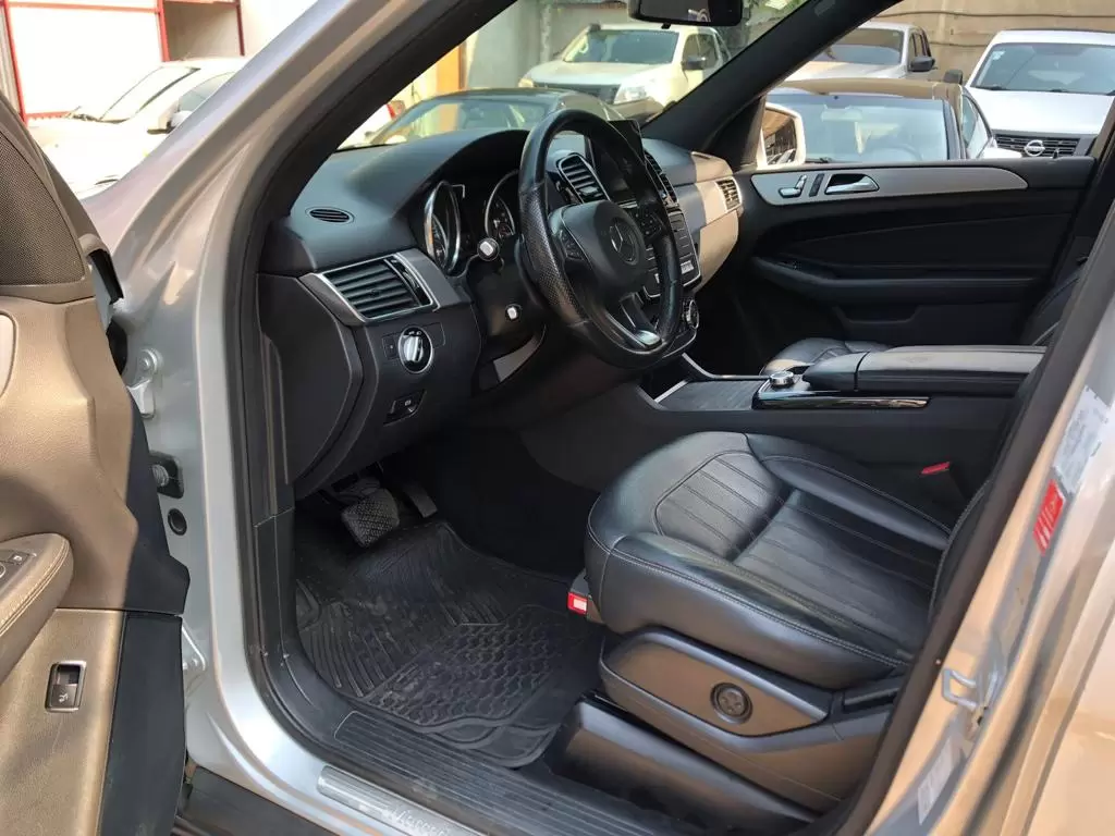 Mercedes Benz GLE 250D 2017 en Globalmotors: Elegancia y rendimiento excepcional. - Imagen 9