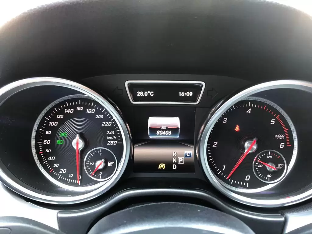 Mercedes Benz GLE 250D 2017 en Globalmotors: Elegancia y rendimiento excepcional. - Imagen 13