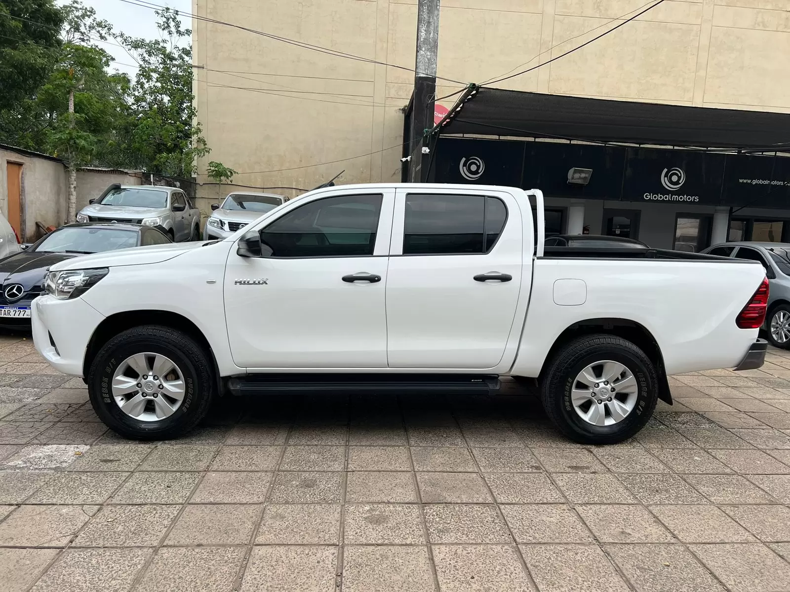 Toyota Hilux 4×4 2018 en Globalmotors: Potencia y confiabilidad sin límites. - Imagen 4