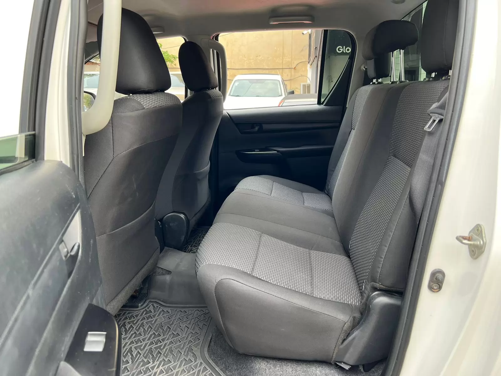Toyota Hilux 4×4 2018 en Globalmotors: Potencia y confiabilidad sin límites. - Imagen 8
