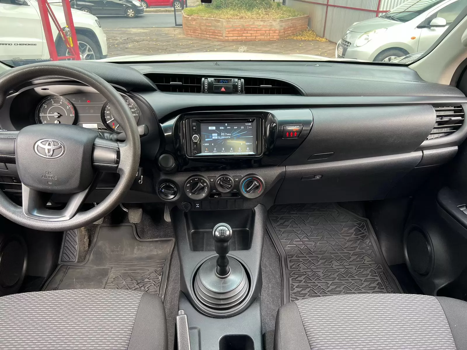 Toyota Hilux 4×4 2018 en Globalmotors: Potencia y confiabilidad sin límites. - Imagen 9