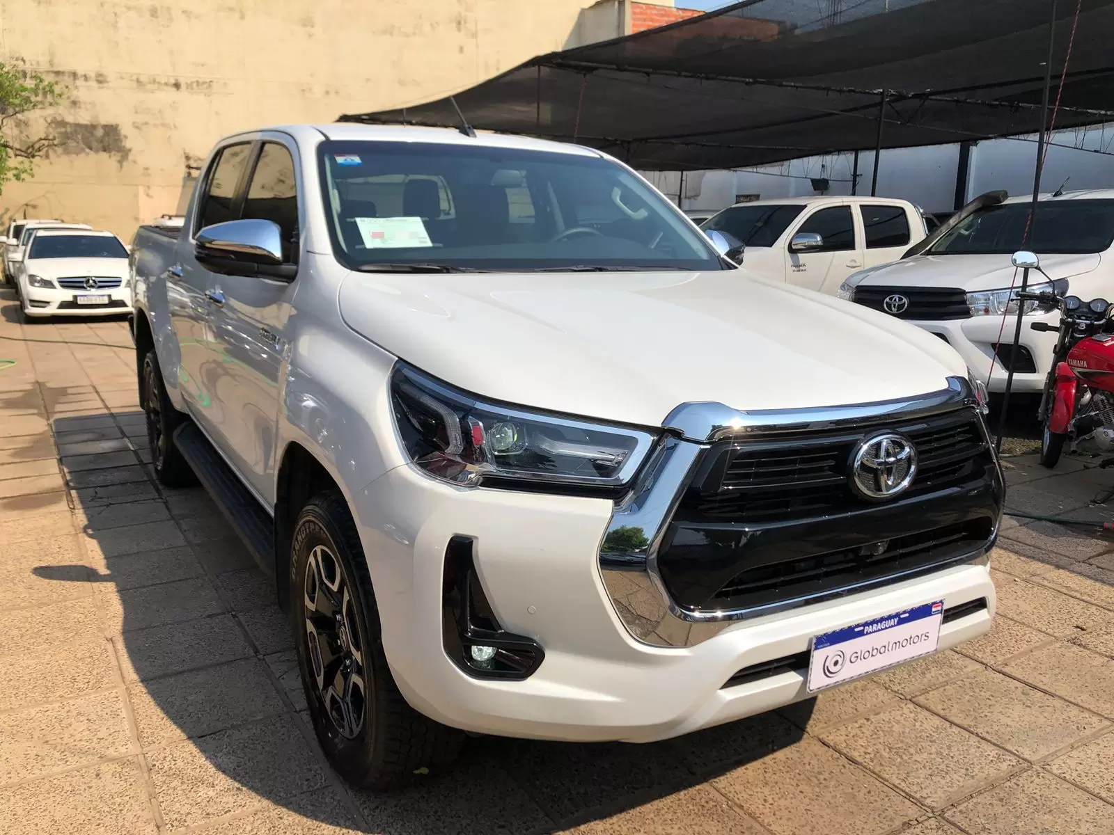 Toyota Hilux 4×4 Limited 2023 en Globalmotors: Potencia y estilo sin límites - Imagen 3