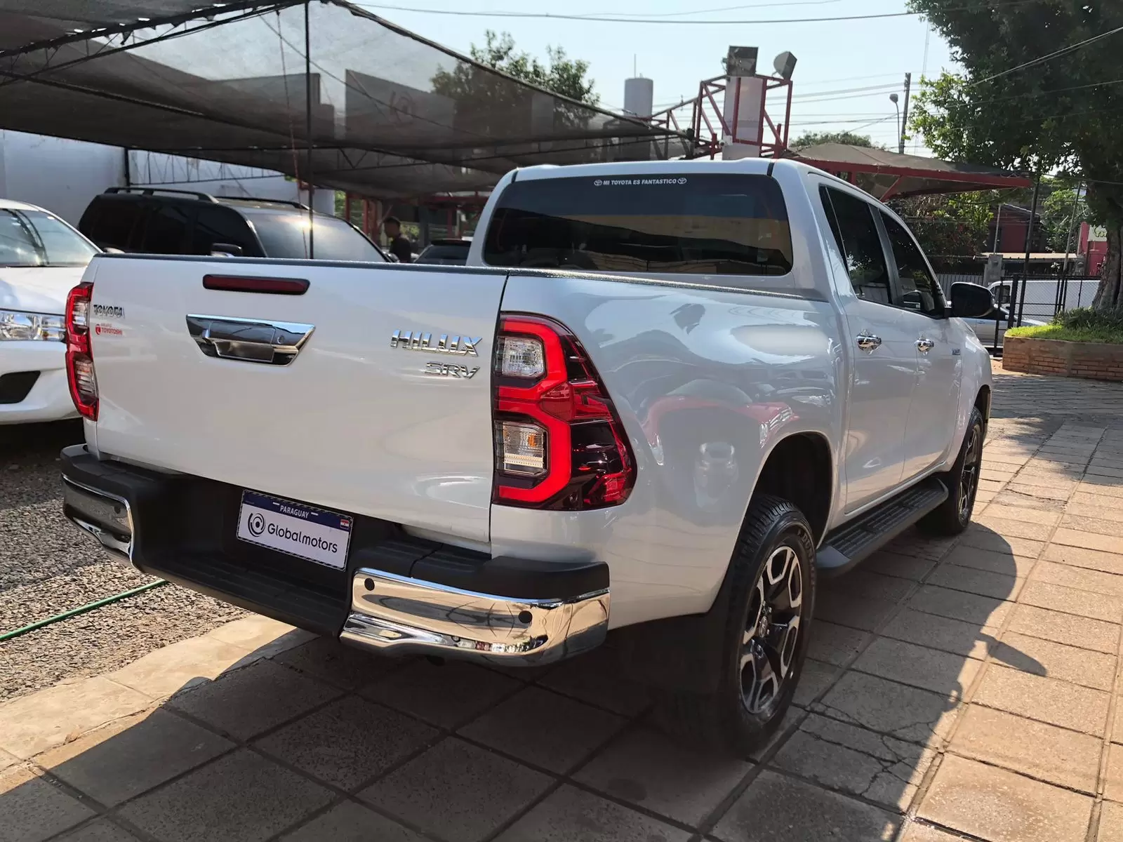Toyota Hilux 4×4 Limited 2023 en Globalmotors: Potencia y estilo sin límites - Imagen 7