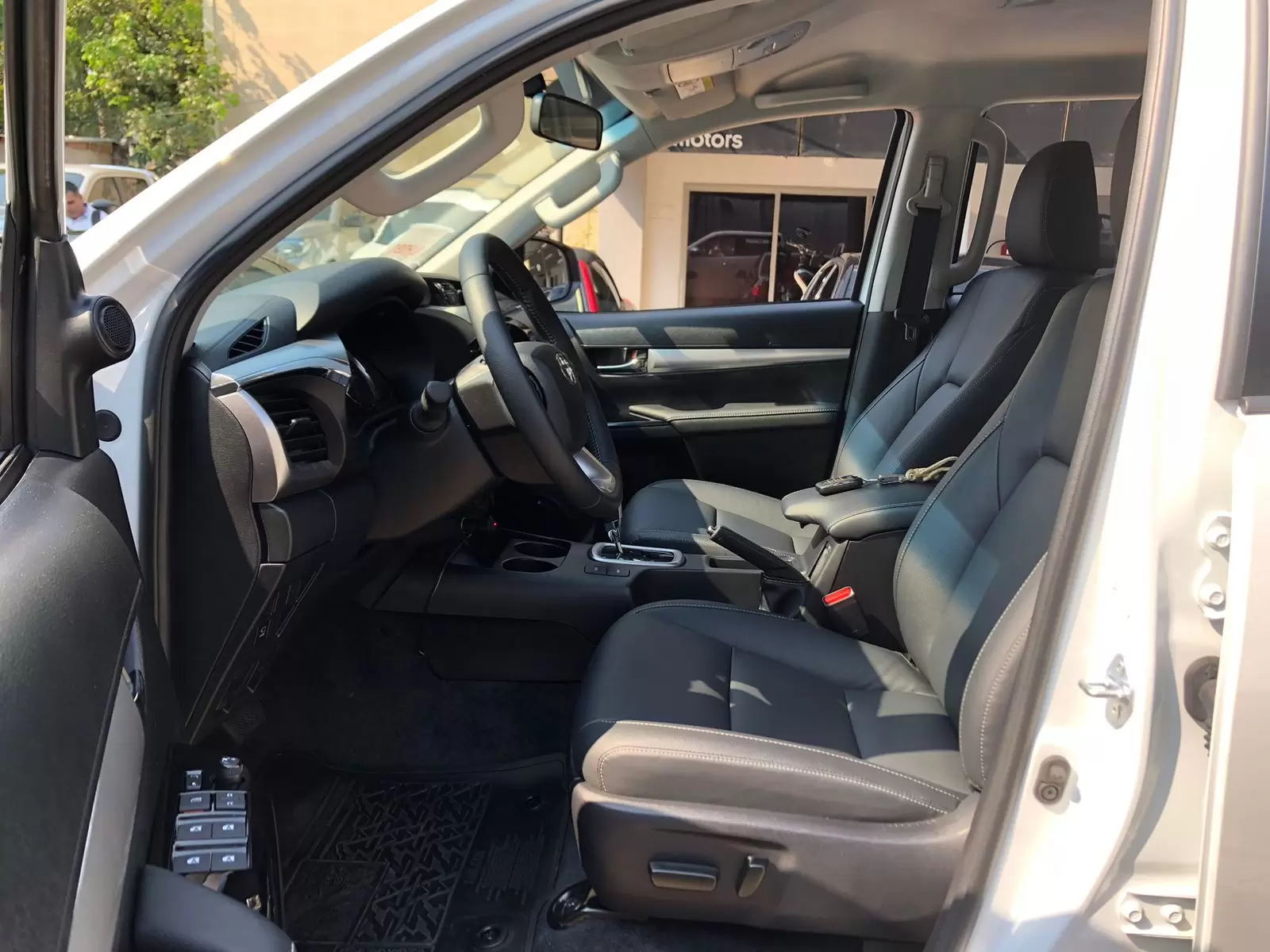 Toyota Hilux 4×4 Limited 2023 en Globalmotors: Potencia y estilo sin límites - Imagen 8