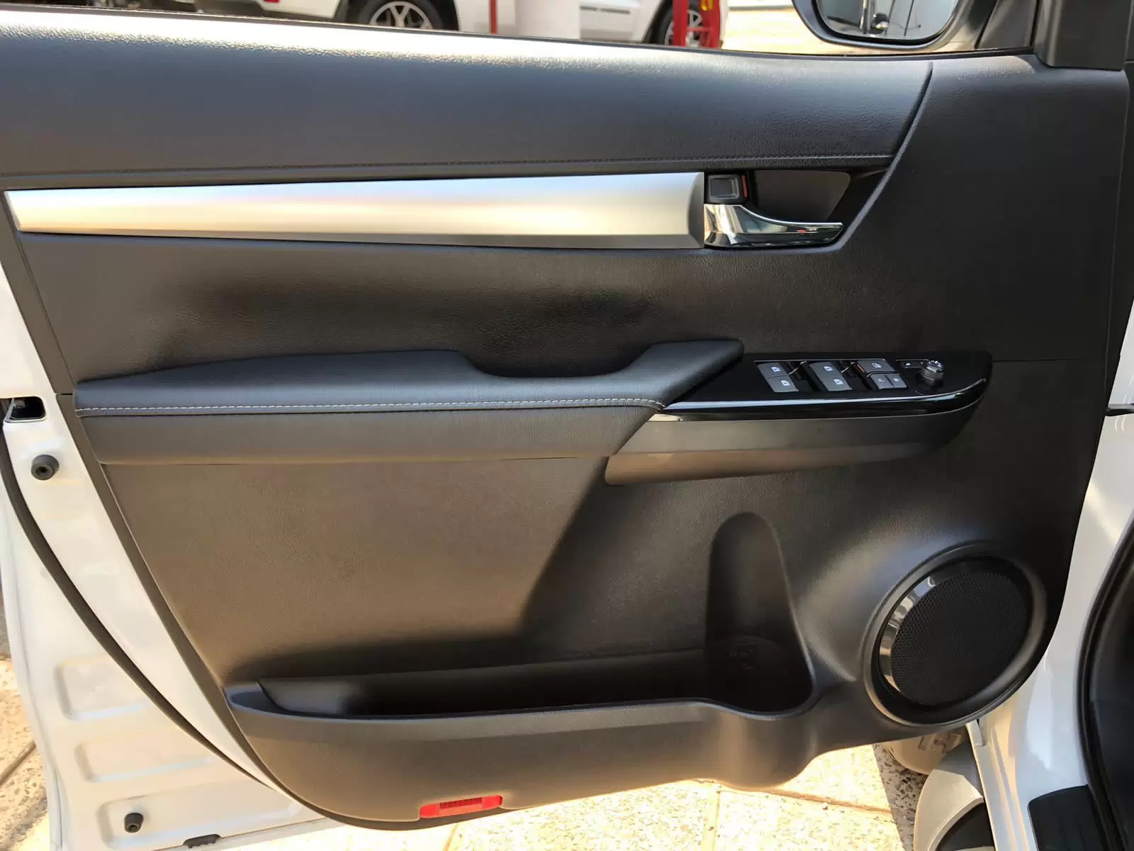 Toyota Hilux 4×4 Limited 2023 en Globalmotors: Potencia y estilo sin límites - Imagen 9
