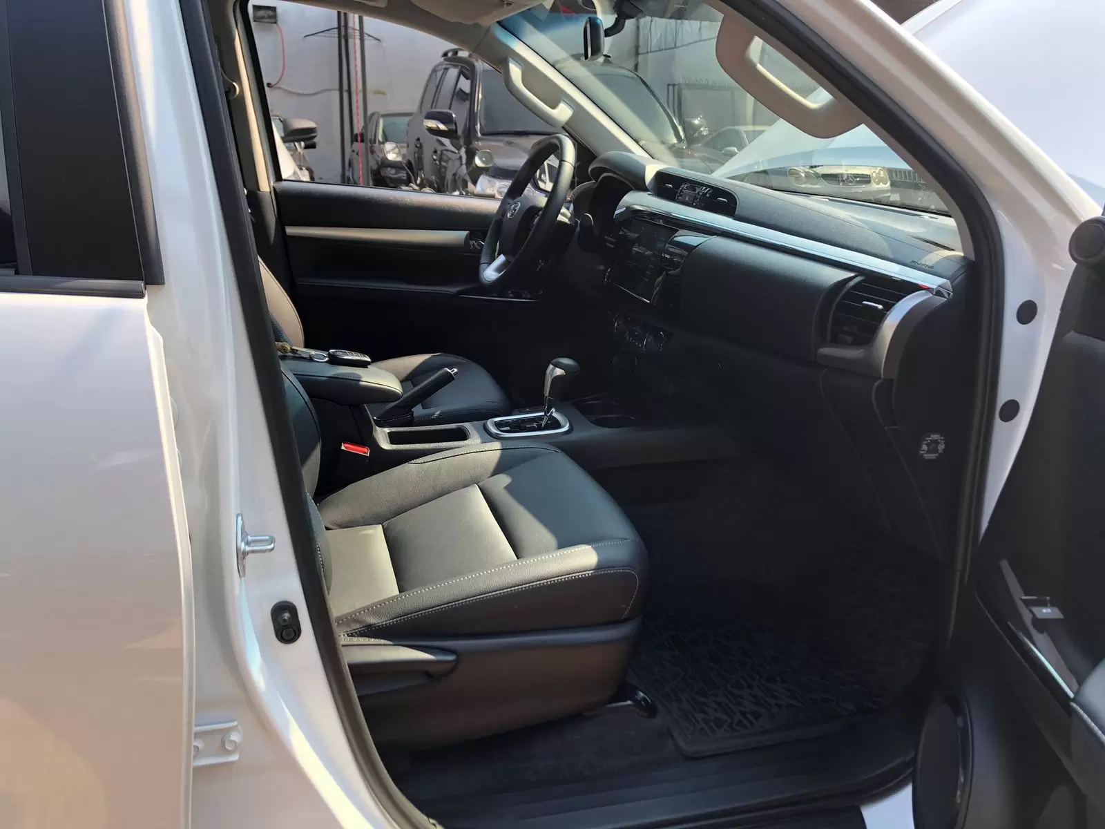 Toyota Hilux 4×4 Limited 2023 en Globalmotors: Potencia y estilo sin límites - Imagen 10